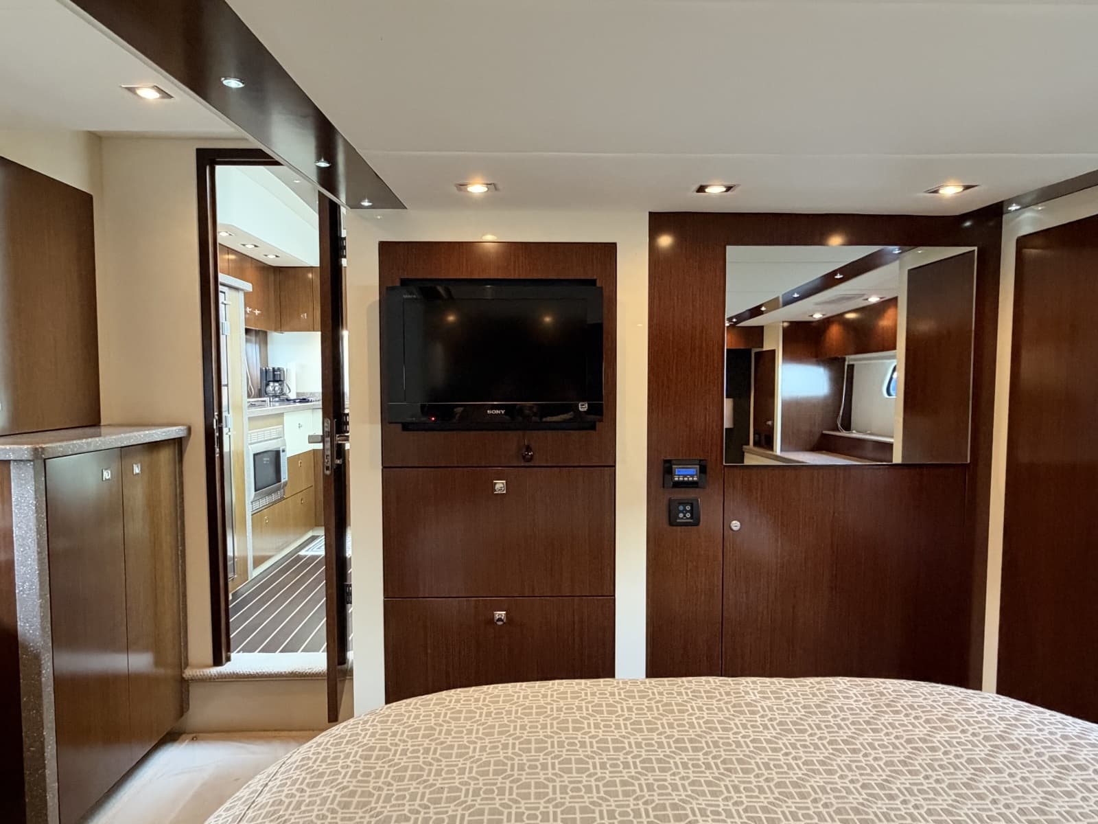 2011 Cruisers Yachts 48 Cantius - Photo 59