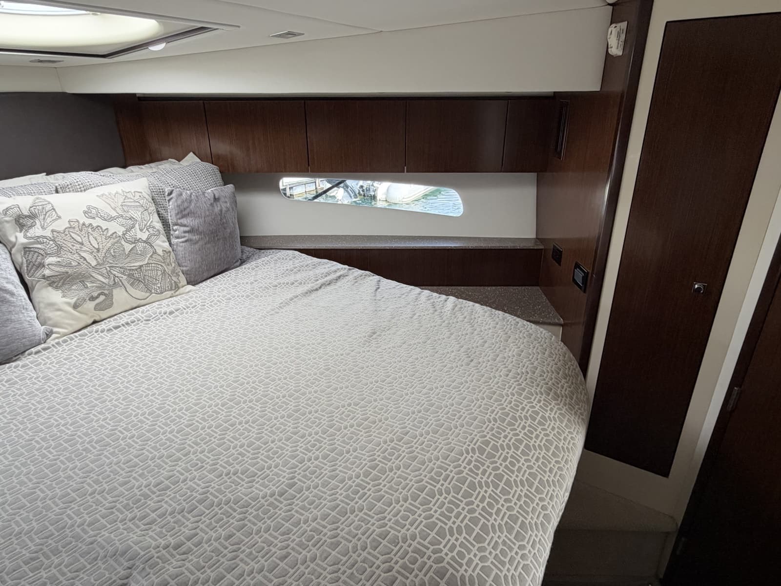 2011 Cruisers Yachts 48 Cantius - Photo 64