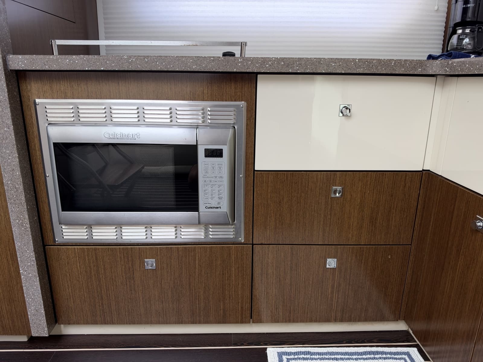 2011 Cruisers Yachts 48 Cantius - Photo 51