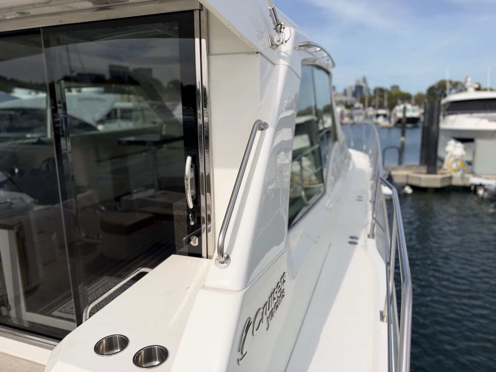2011 Cruisers Yachts 48 Cantius - Photo 9