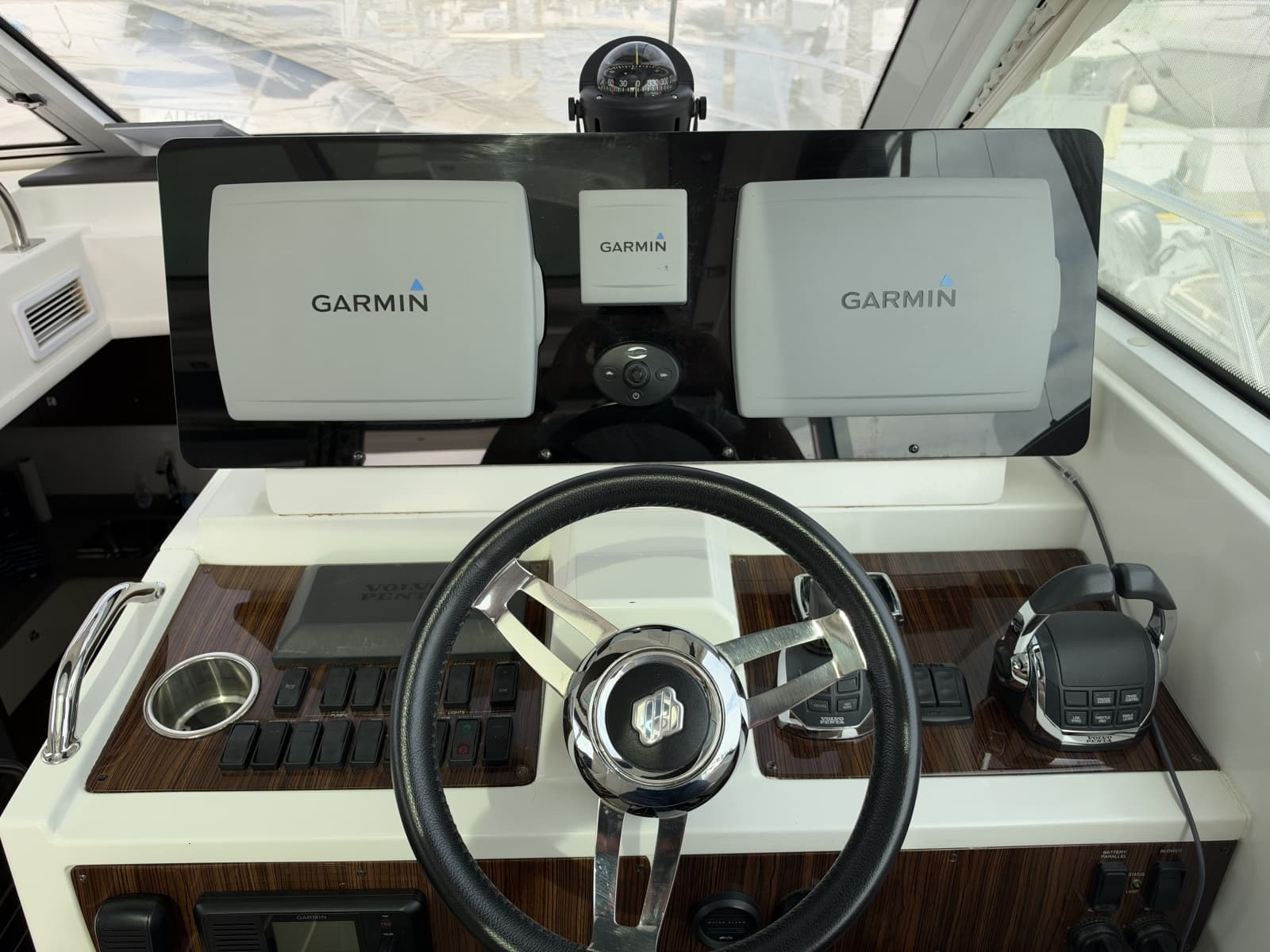 2011 Cruisers Yachts 48 Cantius - Photo 40