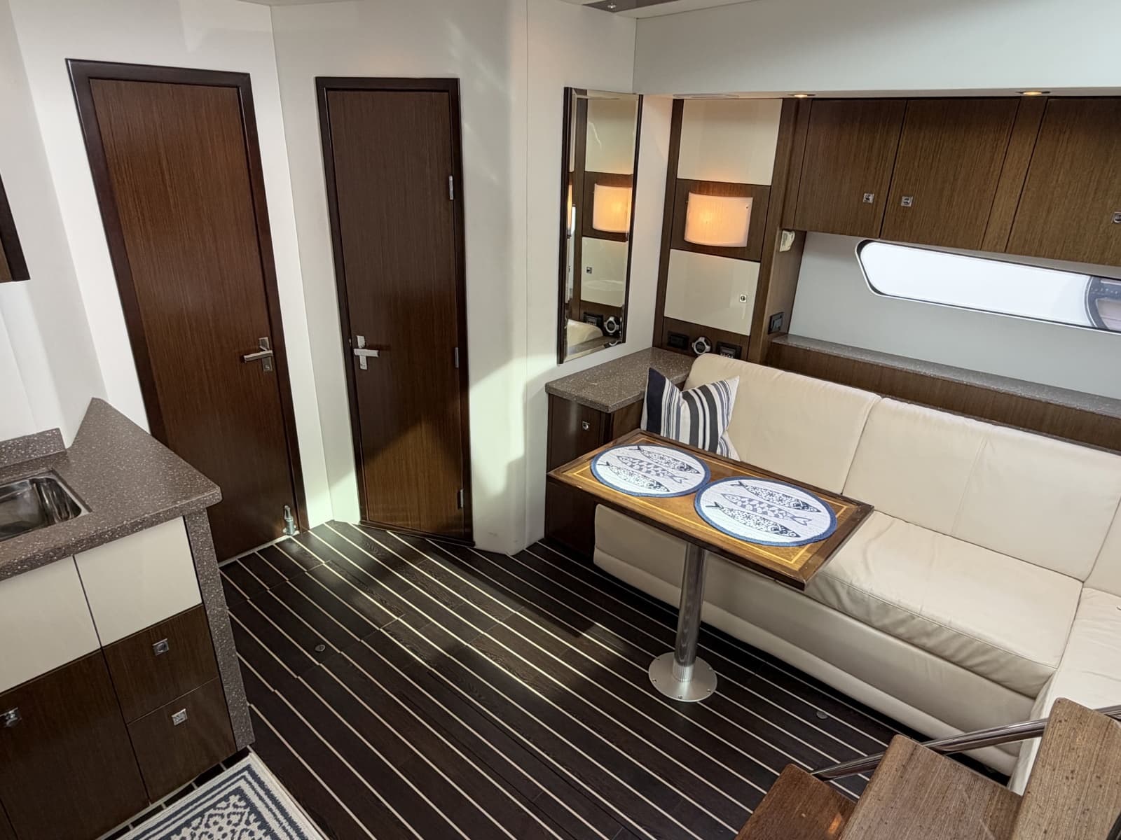 2011 Cruisers Yachts 48 Cantius - Photo 43