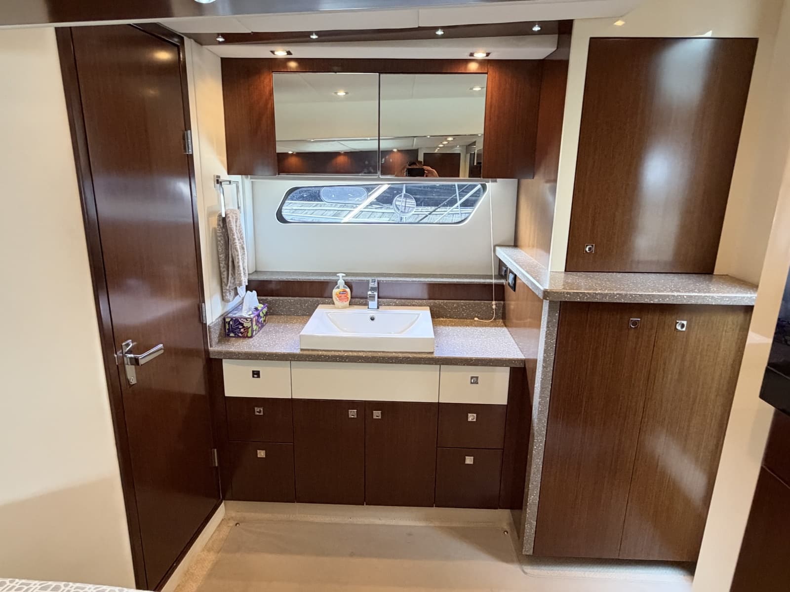 2011 Cruisers Yachts 48 Cantius - Photo 60