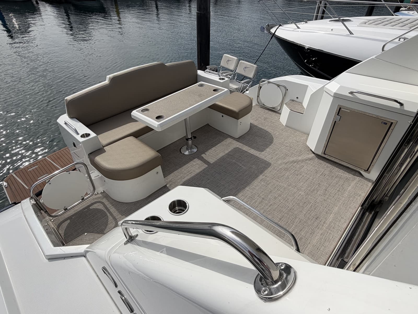 2011 Cruisers Yachts 48 Cantius - Photo 17