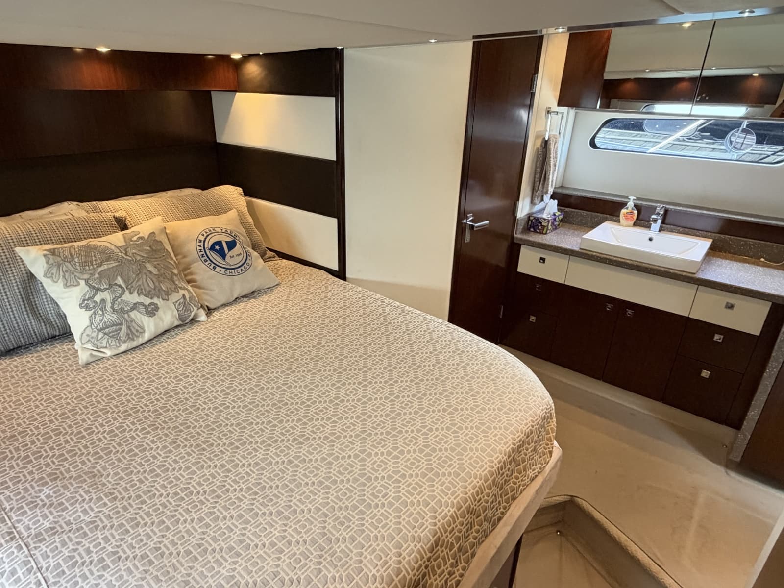 2011 Cruisers Yachts 48 Cantius - Photo 55