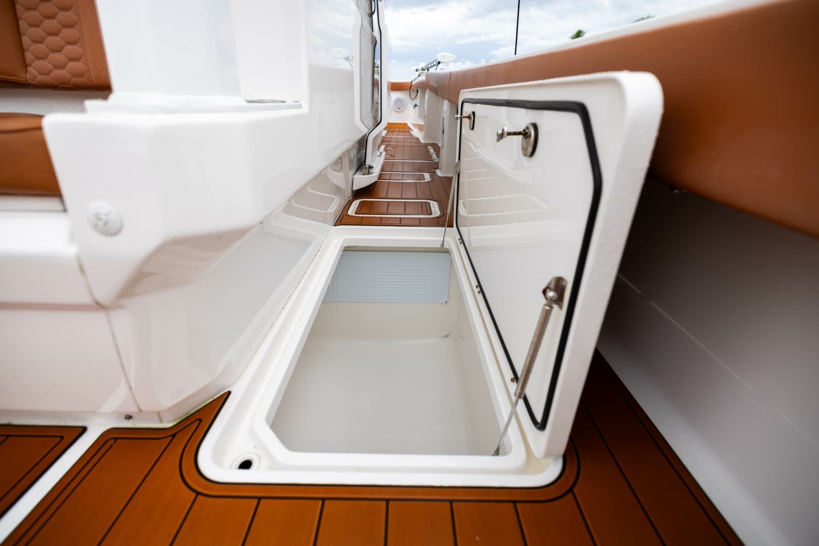 2024 Invincible Pilothouse - Photo 40