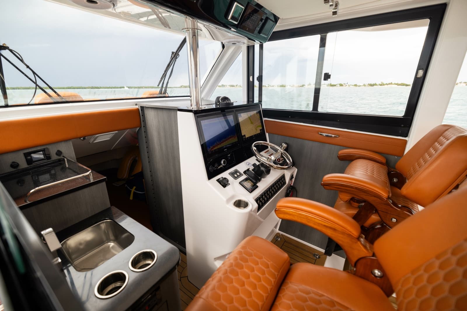 2024 Invincible Pilothouse - Photo 27