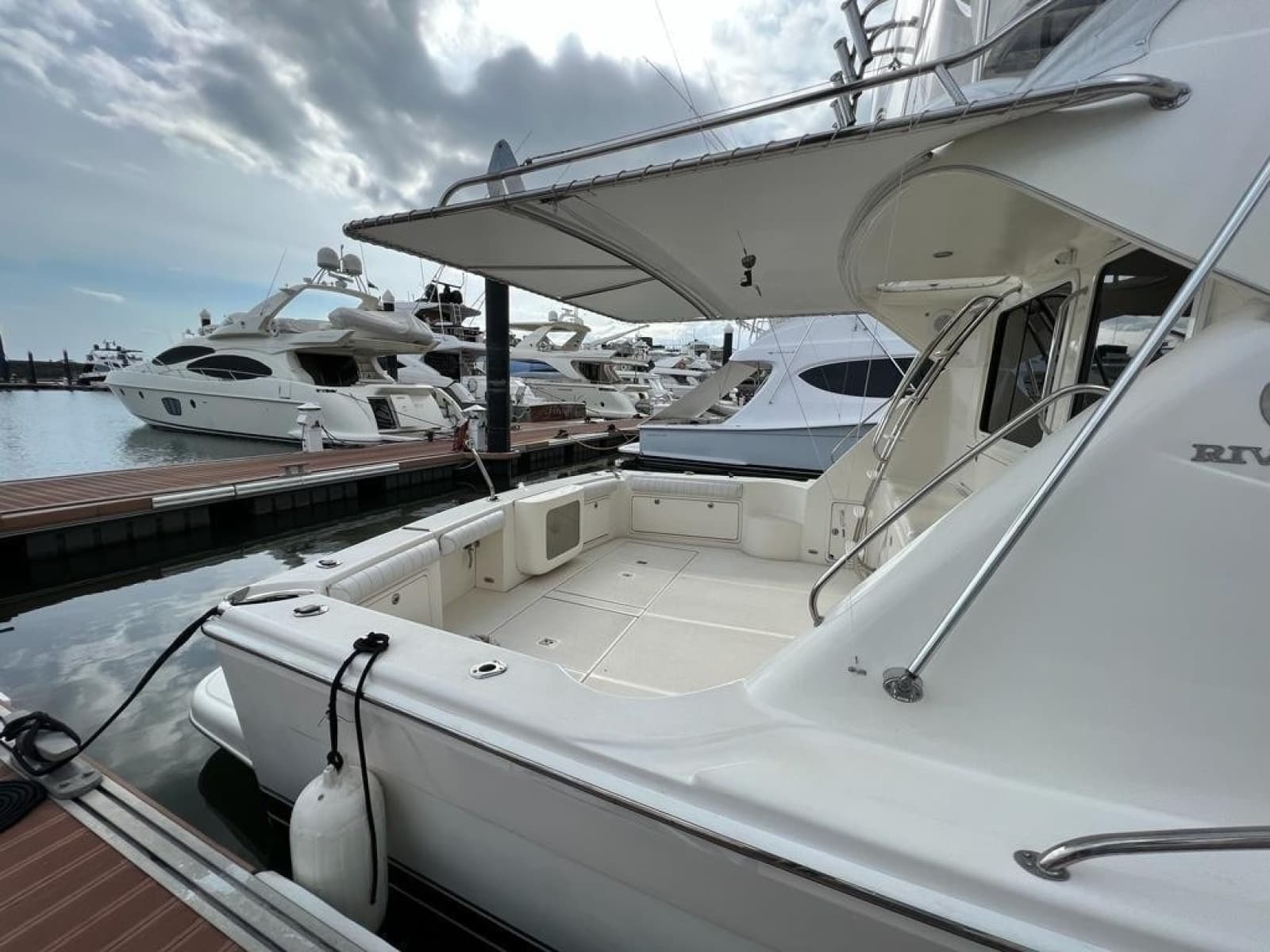 2007 Riviera 47 Open Flybridge Series II - Photo 11