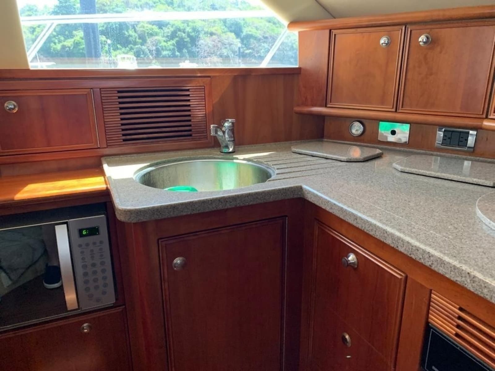 2007 Riviera 47 Open Flybridge Series II - Photo 69