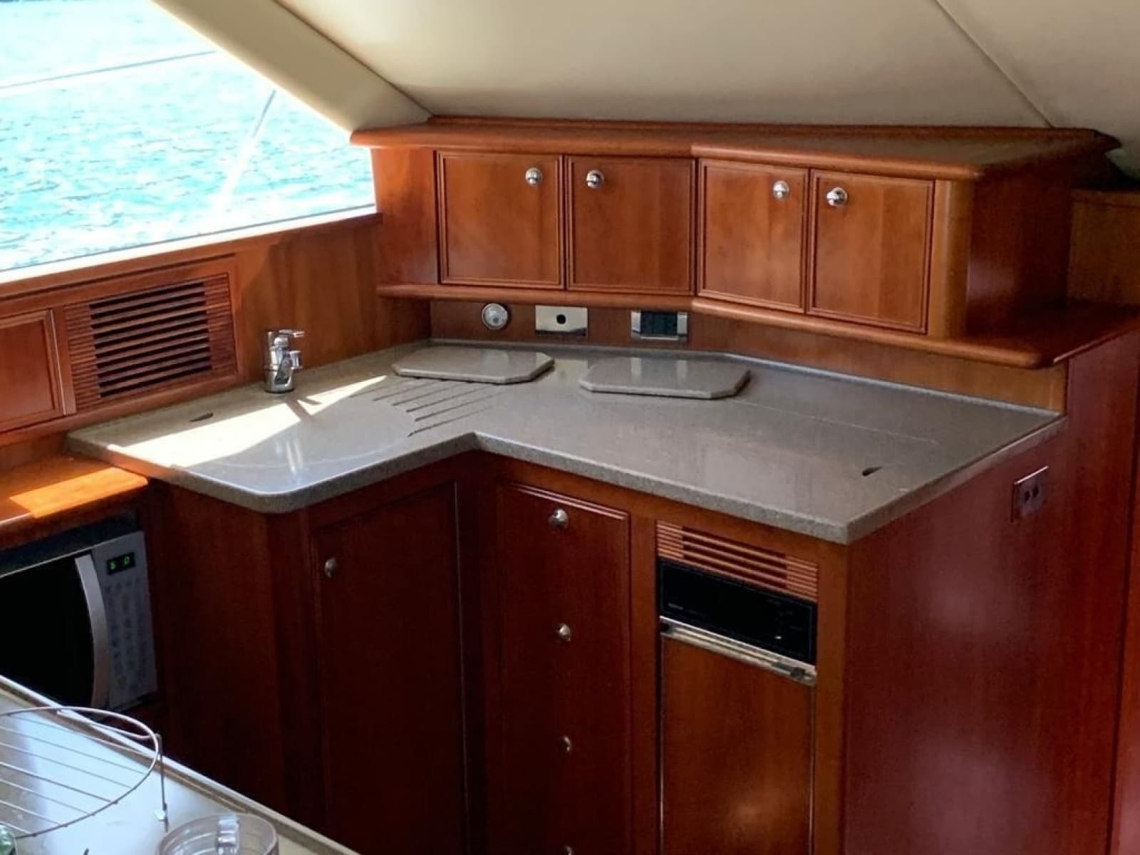 2007 Riviera 47 Open Flybridge Series II - Photo 32