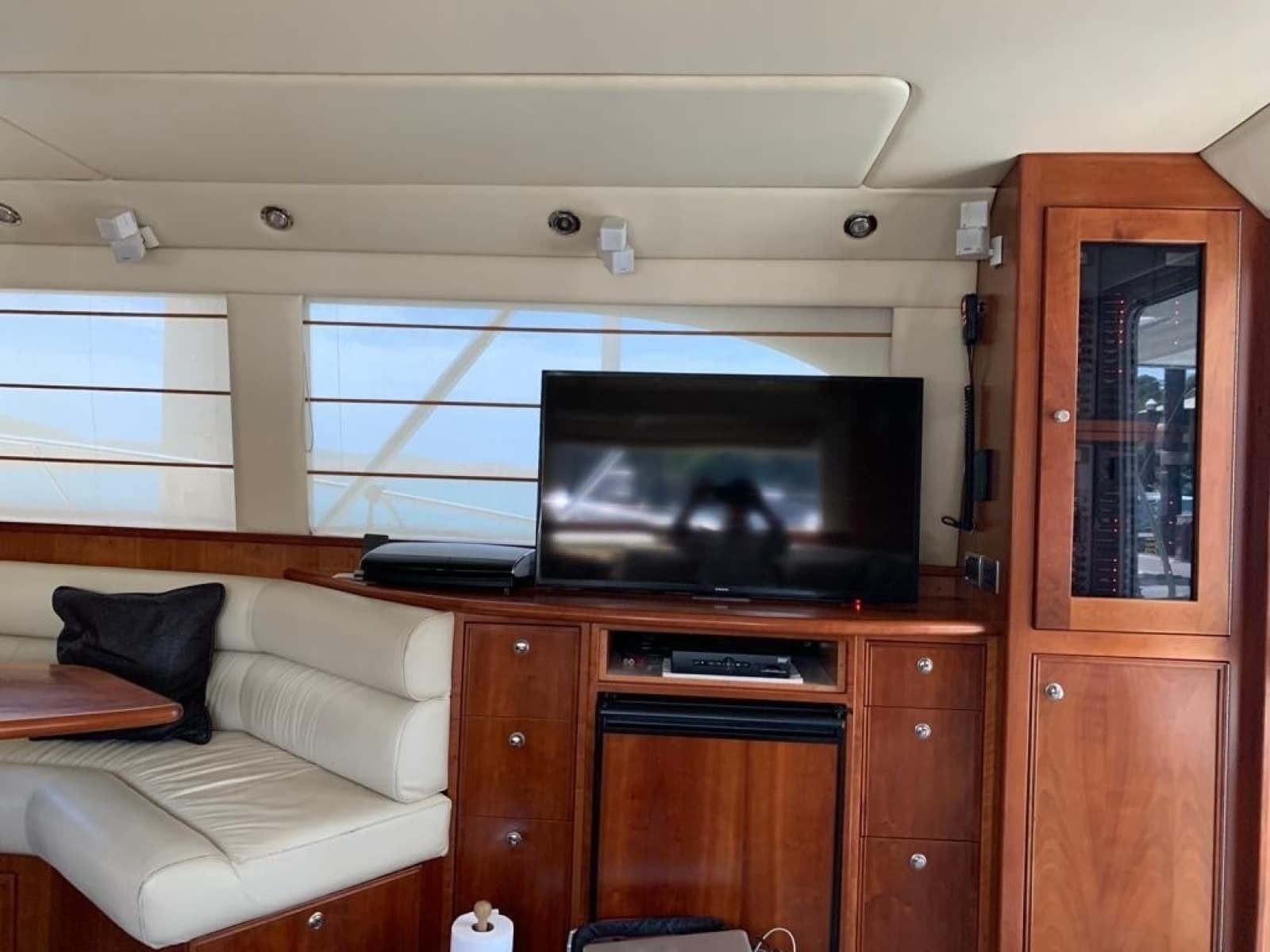 2007 Riviera 47 Open Flybridge Series II - Photo 13