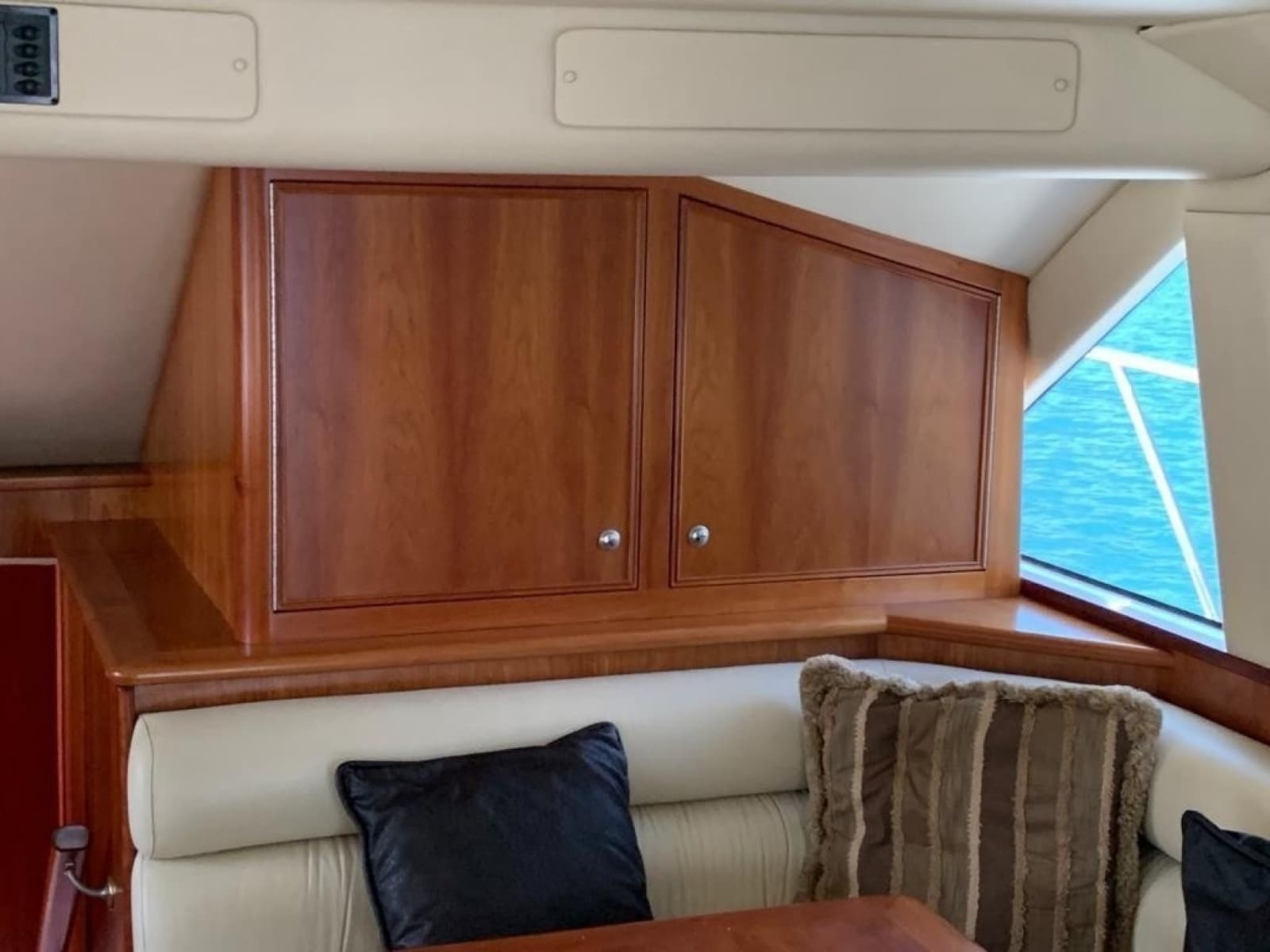 2007 Riviera 47 Open Flybridge Series II - Photo 12