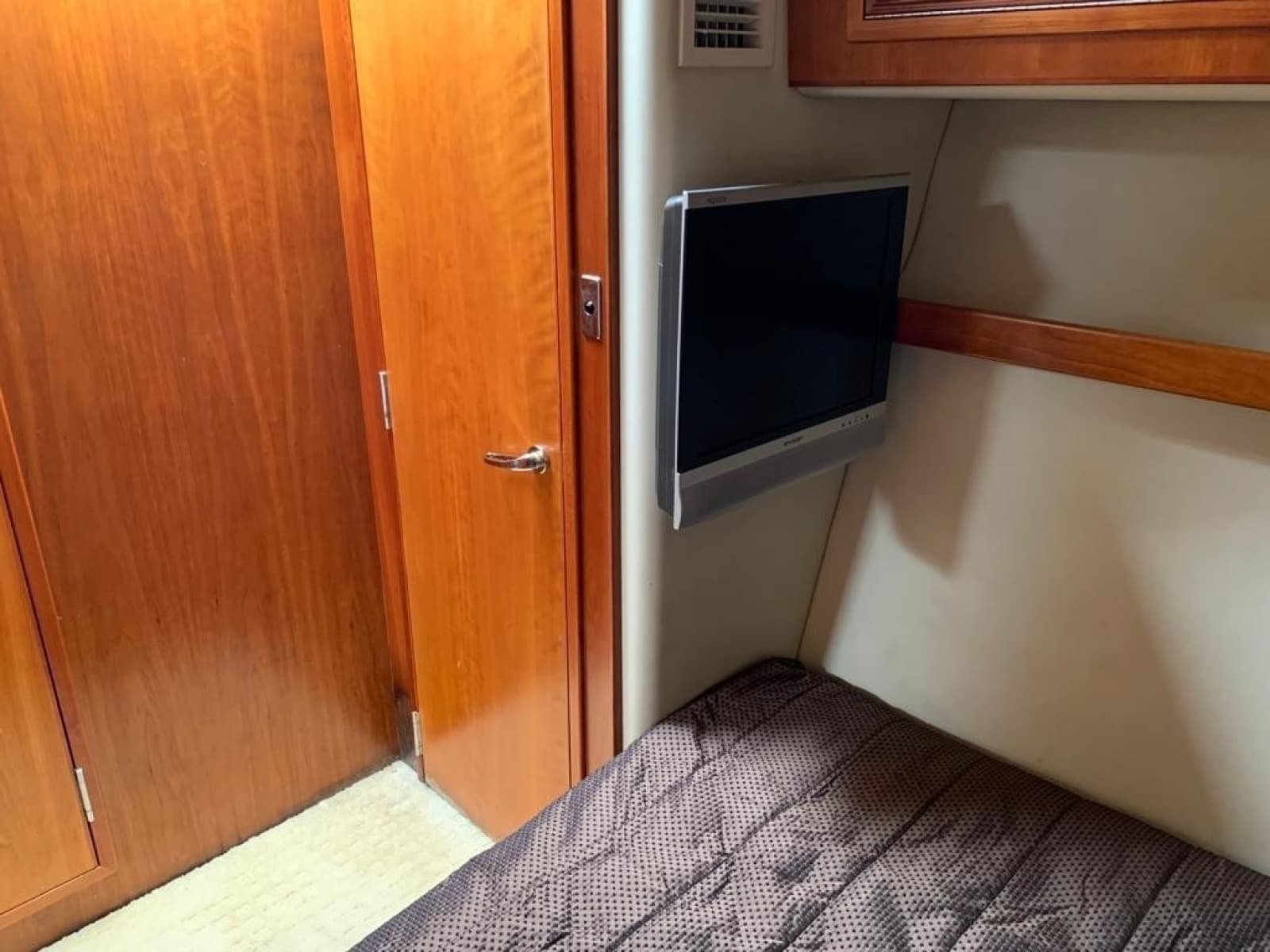 2007 Riviera 47 Open Flybridge Series II - Photo 37