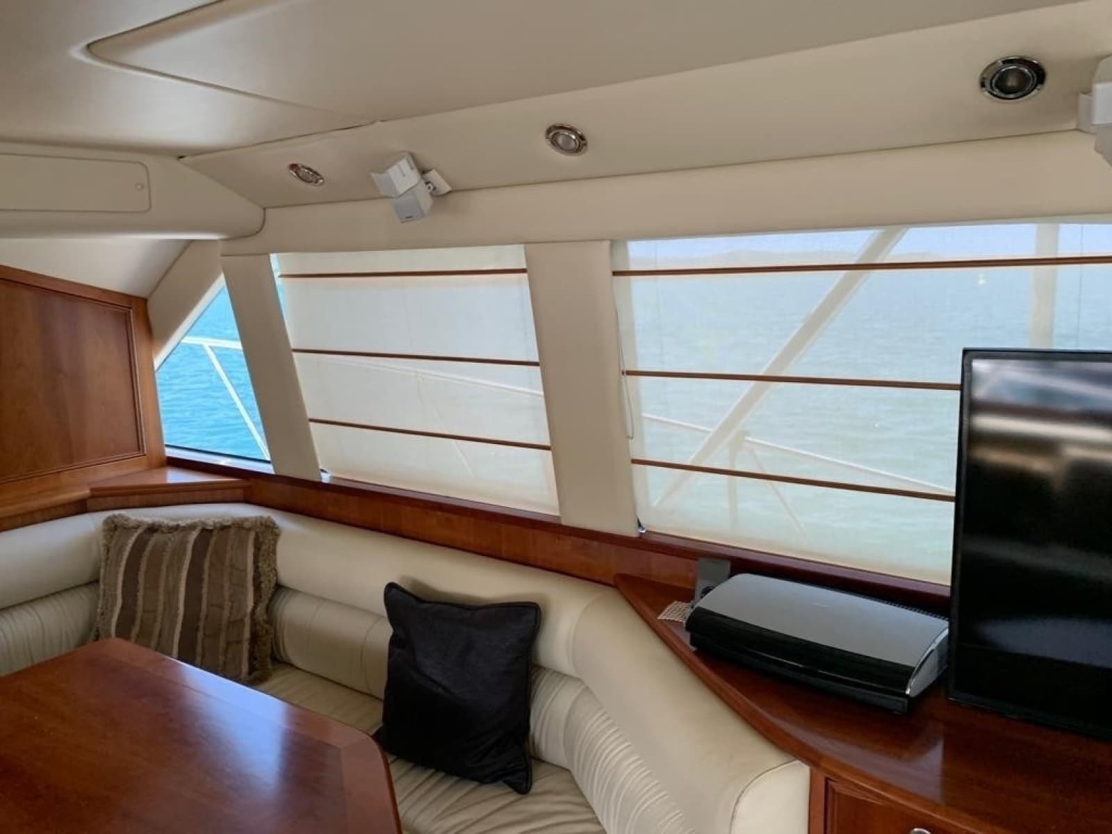 2007 Riviera 47 Open Flybridge Series II - Photo 15