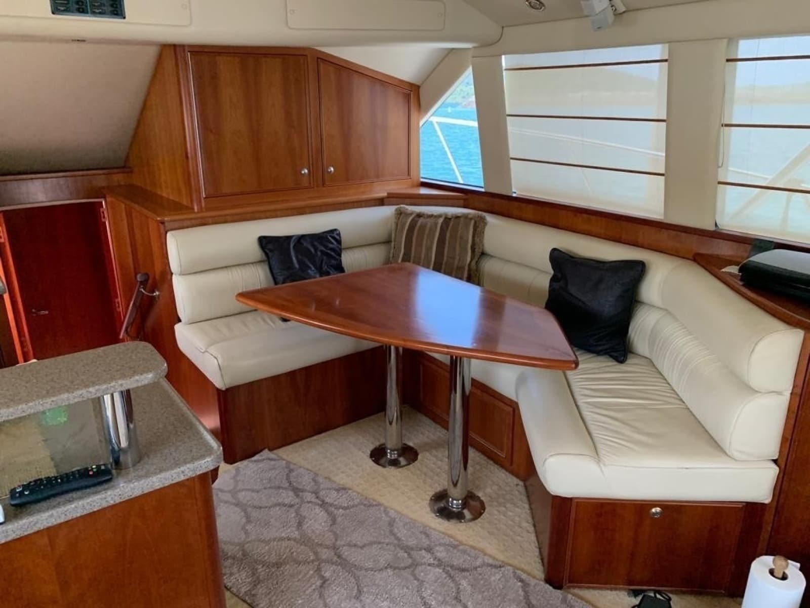 2007 Riviera 47 Open Flybridge Series II - Photo 6