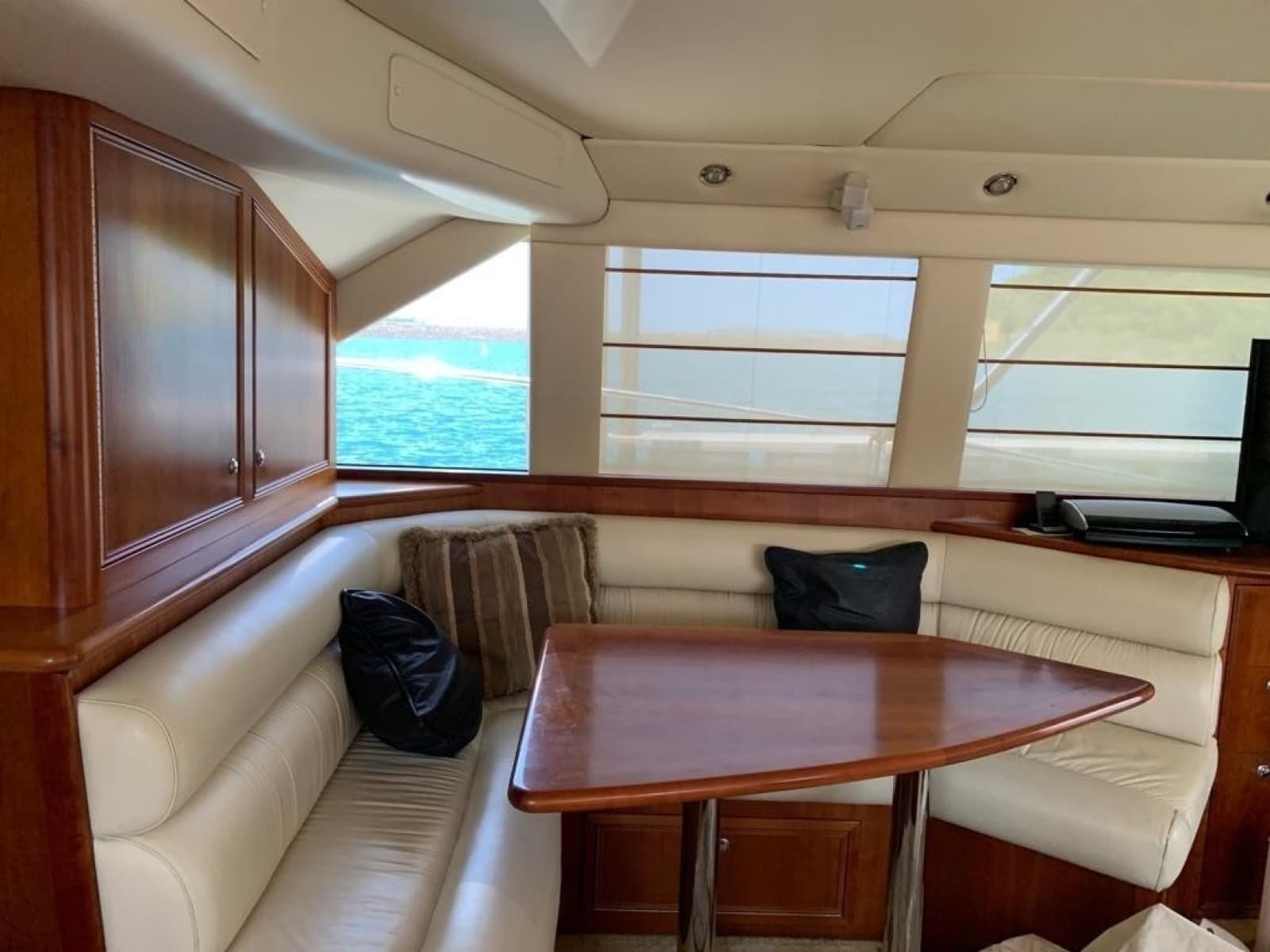 2007 Riviera 47 Open Flybridge Series II - Photo 35