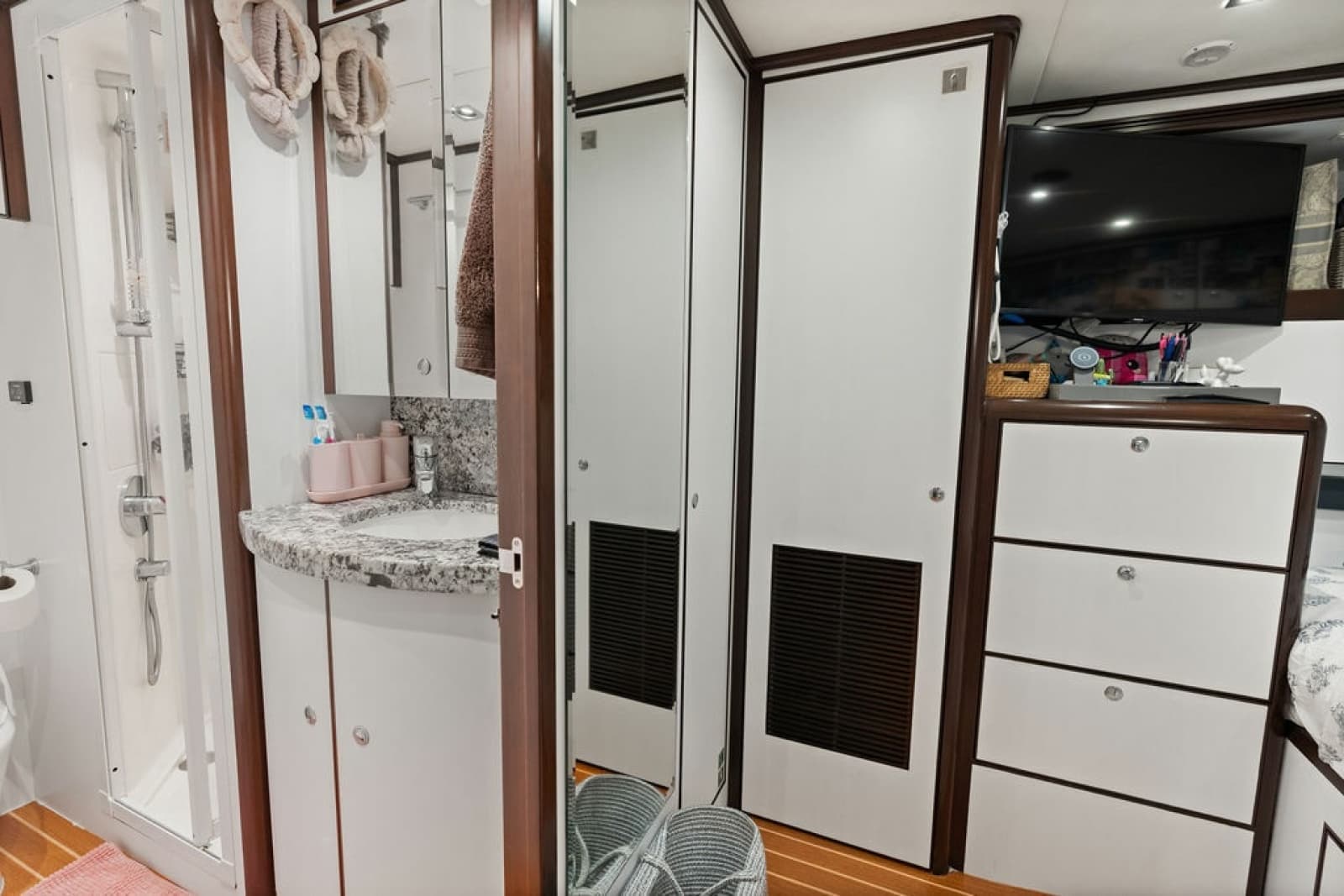2017 Nordhavn  - Photo 96