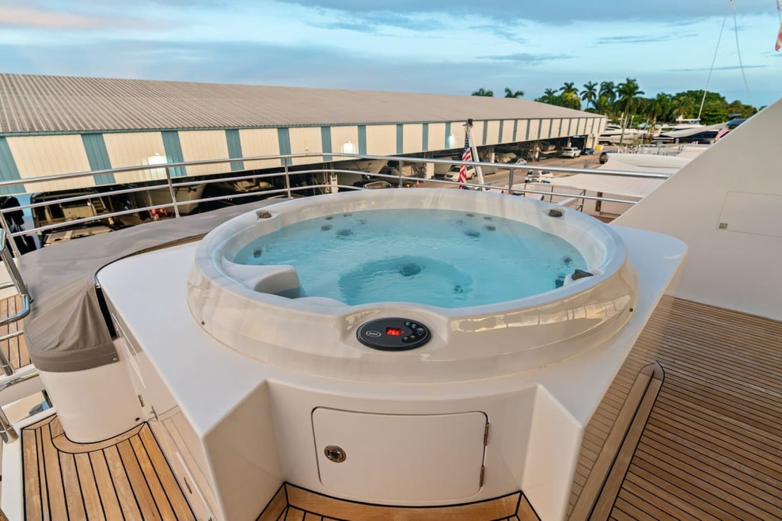 2017 Nordhavn  - Photo 14