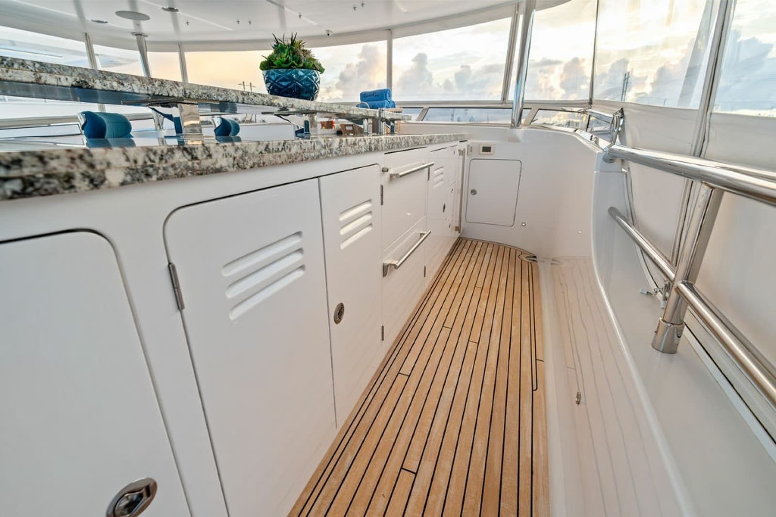 2017 Nordhavn  - Photo 17