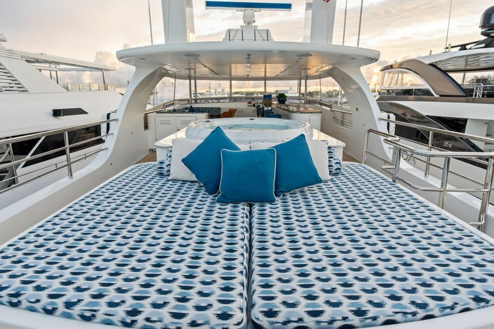 2017 Nordhavn  - Photo 35