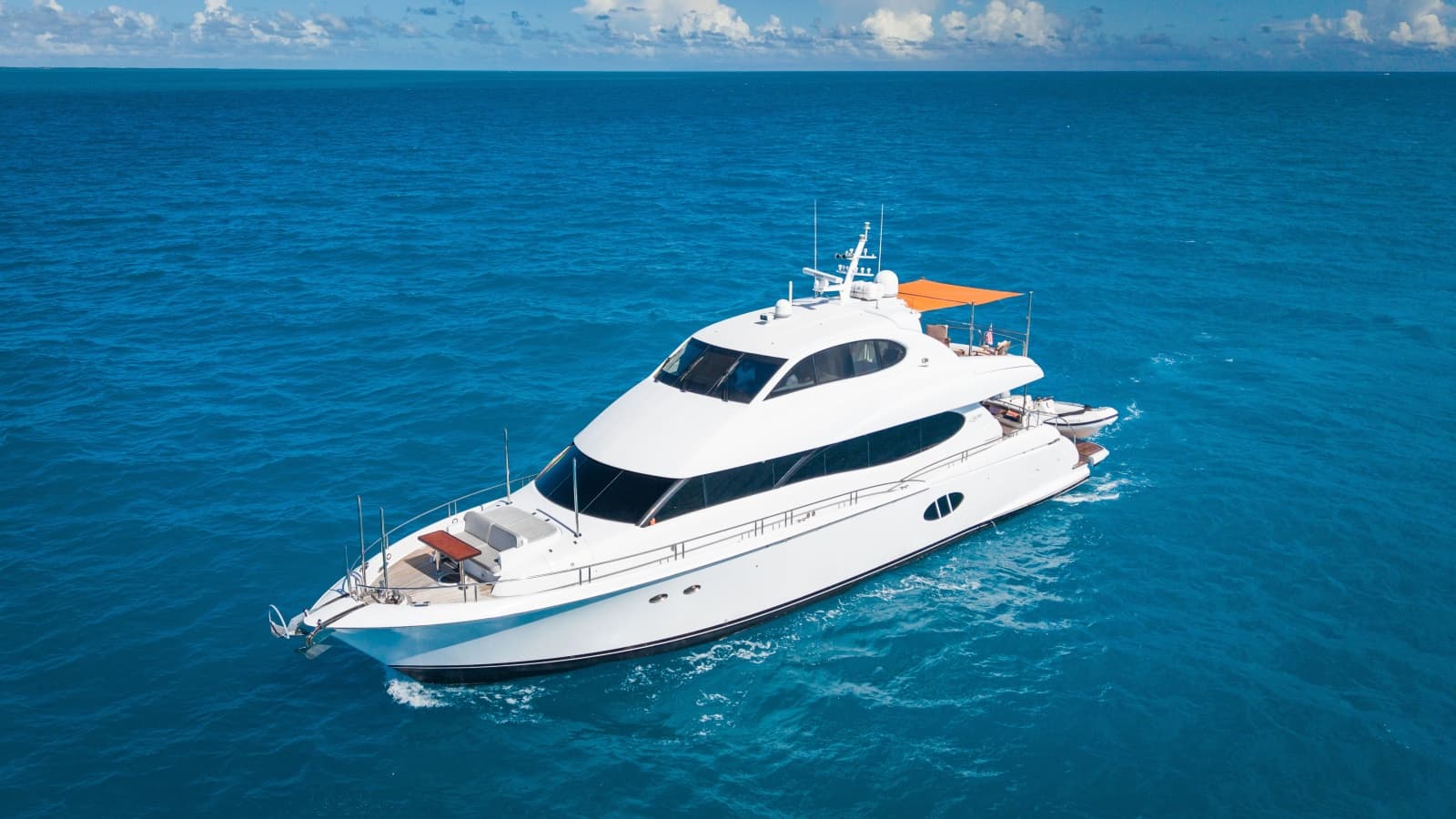 2006 Lazzara Yachts Skylounge - Photo 2