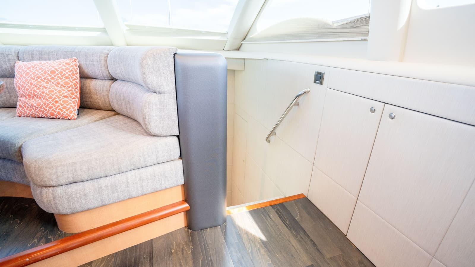 2006 Lazzara Yachts Skylounge - Photo 56
