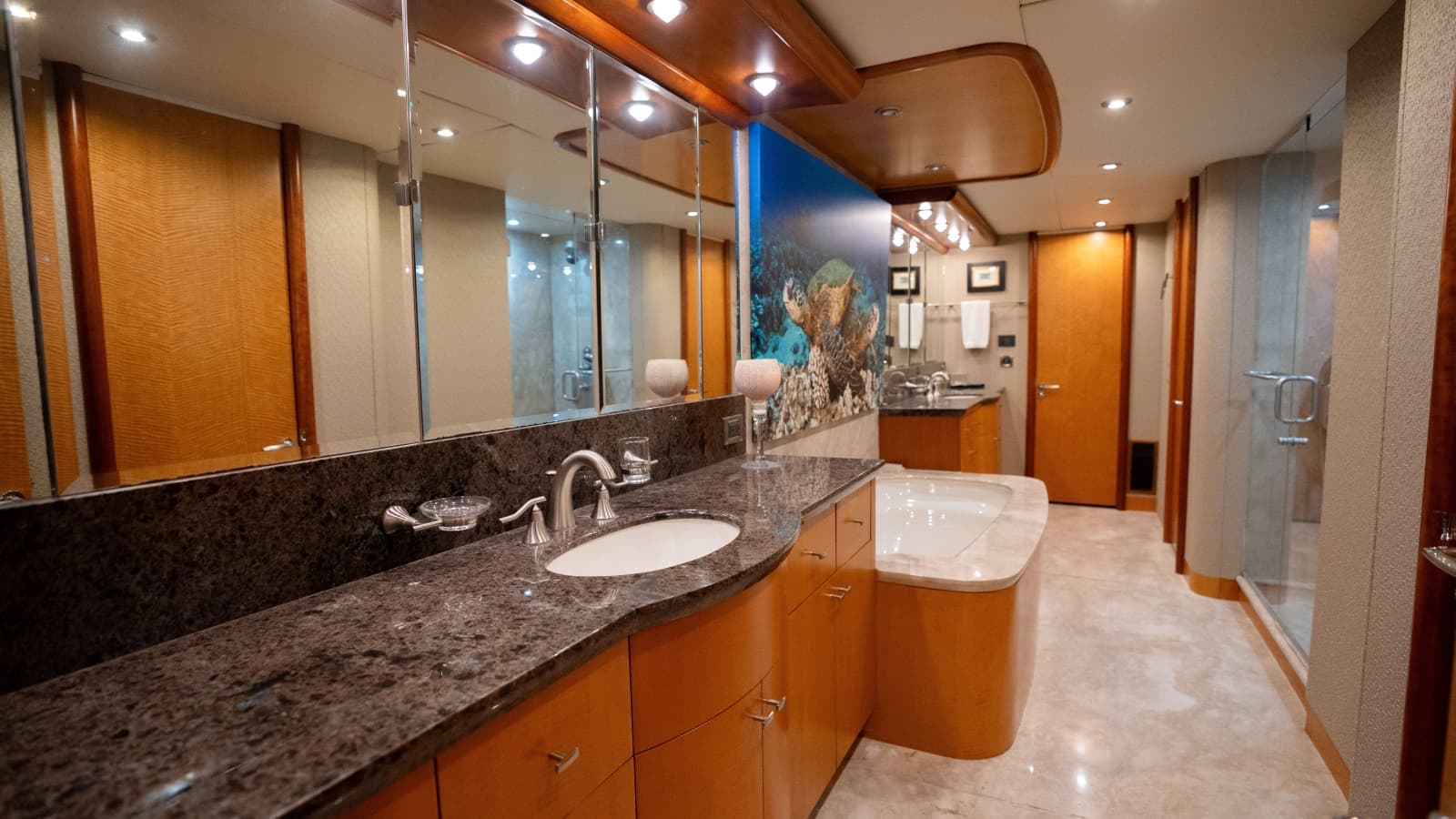 2006 Lazzara Yachts Skylounge - Photo 49