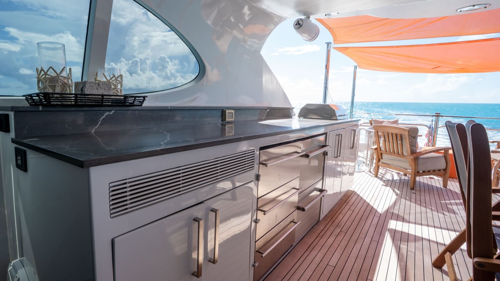 2006 Lazzara Yachts Skylounge - Photo 20