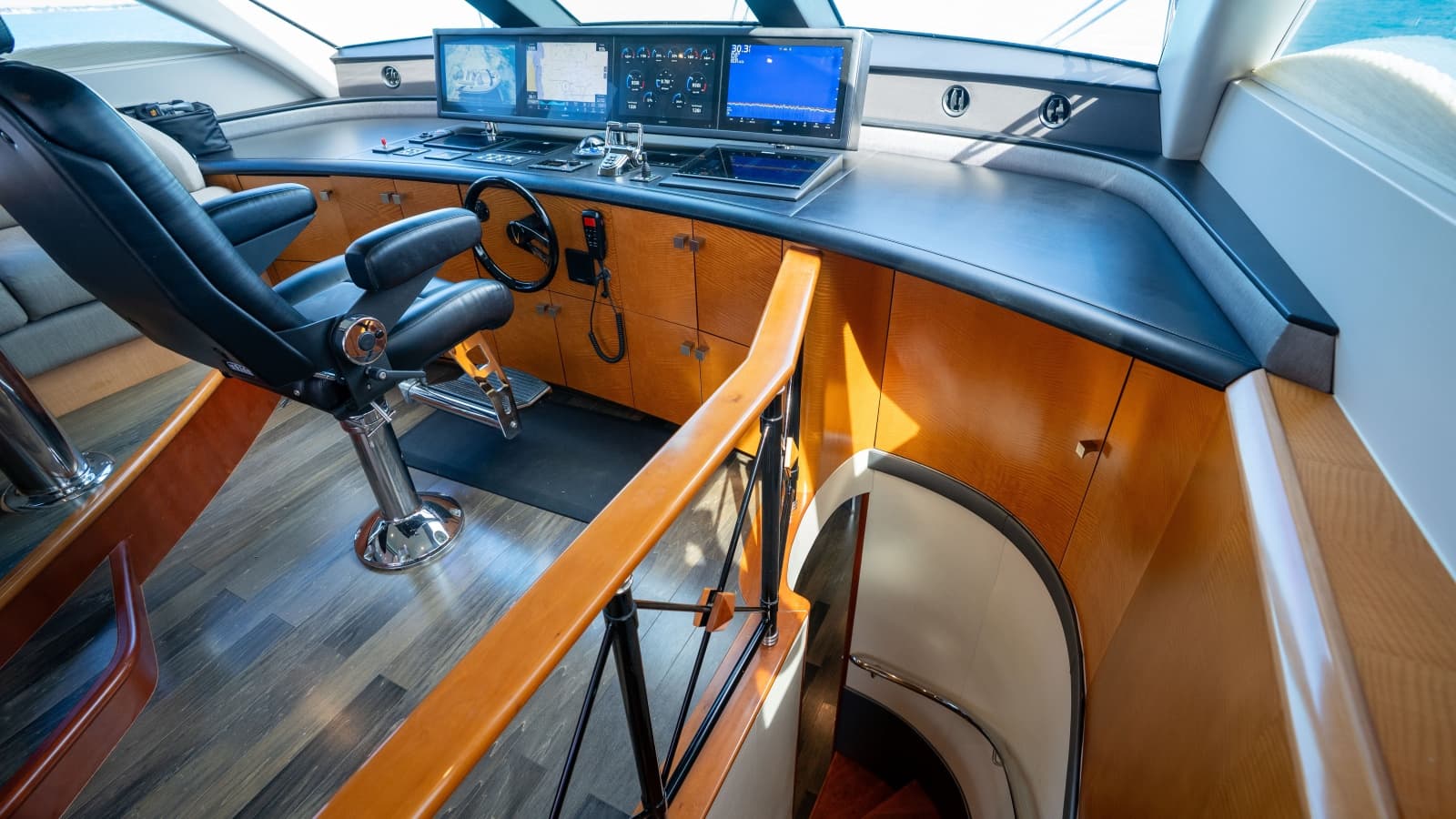 2006 Lazzara Yachts Skylounge - Photo 26