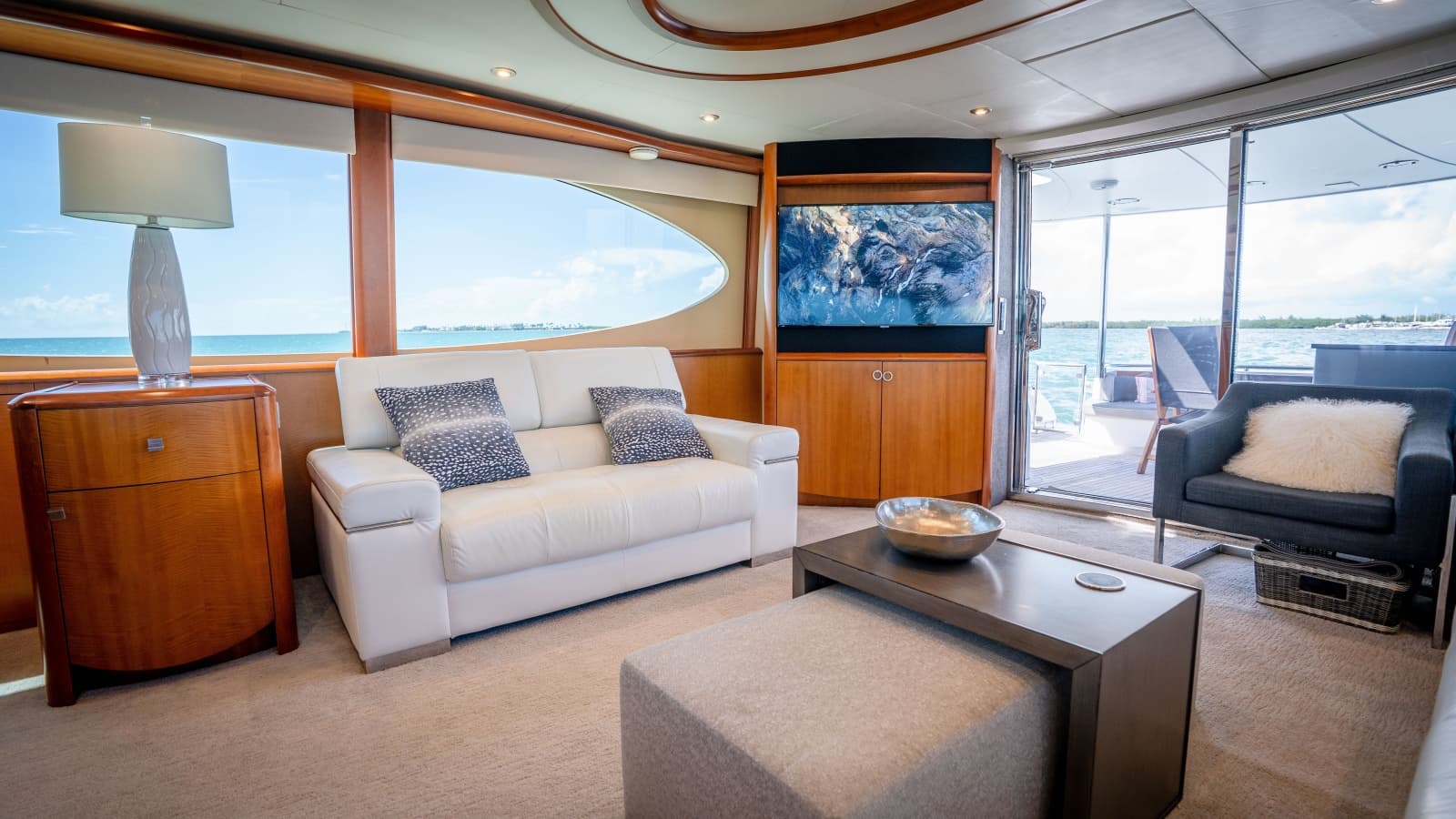 2006 Lazzara Yachts Skylounge - Photo 29