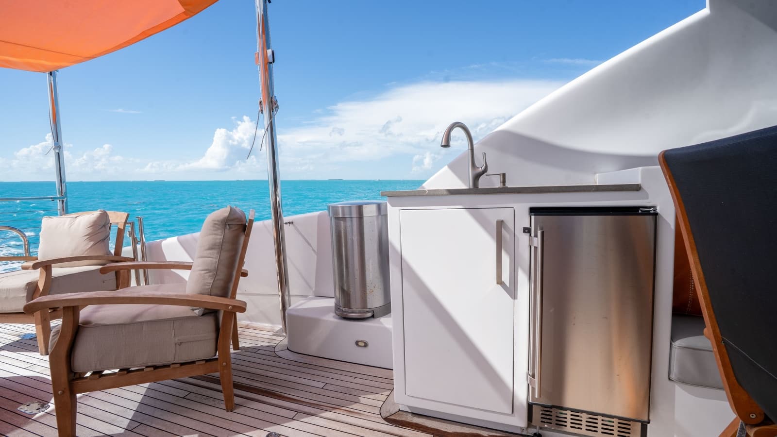 2006 Lazzara Yachts Skylounge - Photo 17