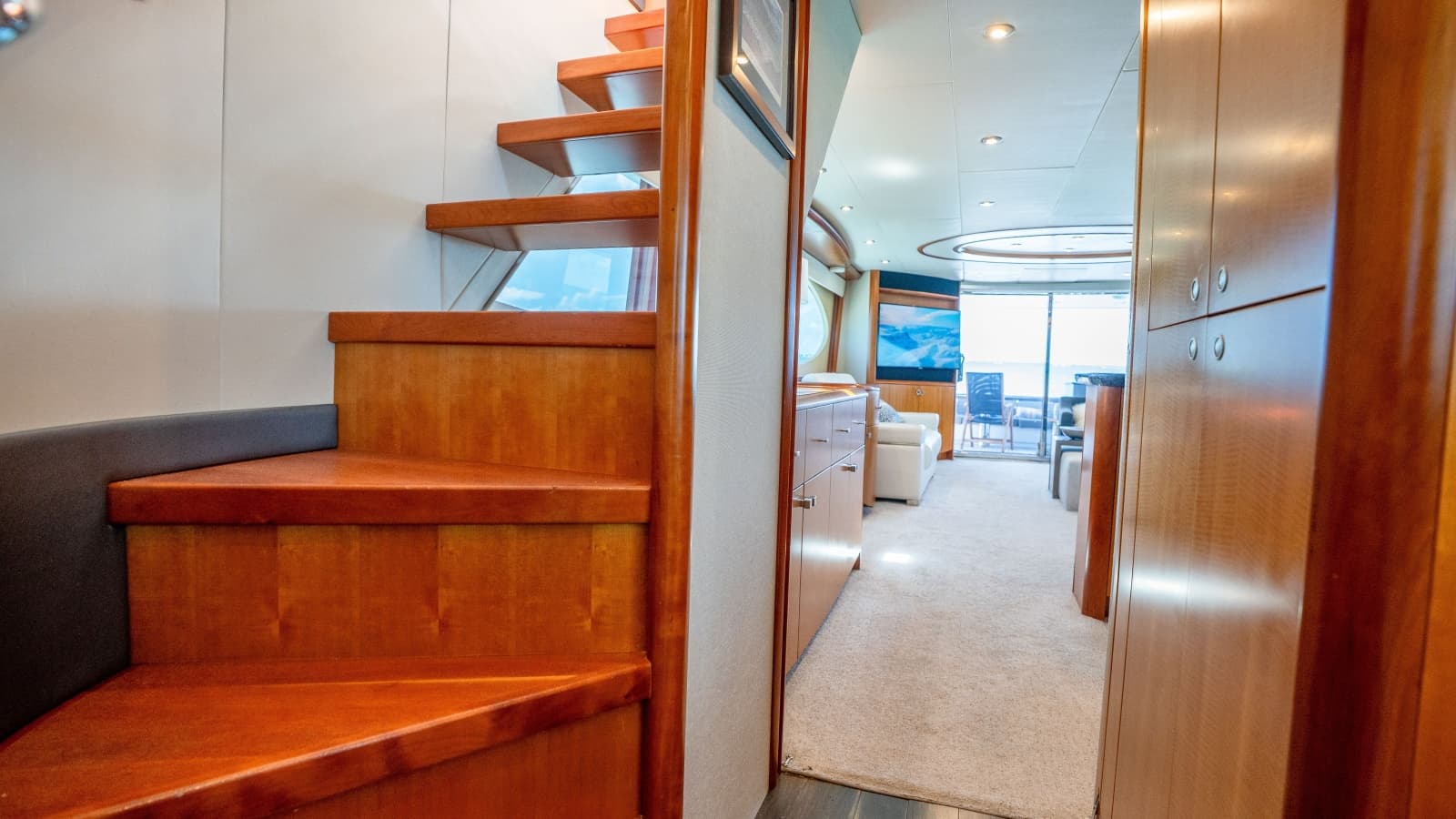 2006 Lazzara Yachts Skylounge - Photo 27