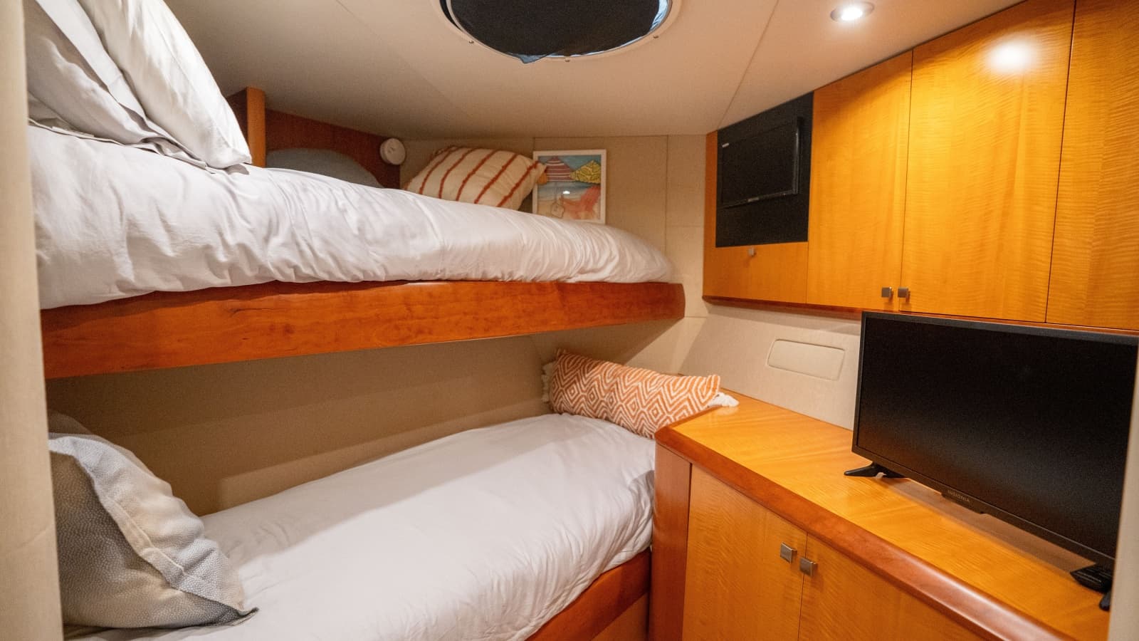 2006 Lazzara Yachts Skylounge - Photo 62