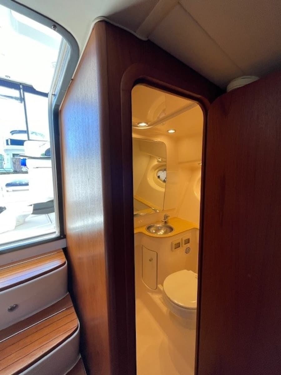 2004 Tiara Yachts 3200 Open - Photo 14