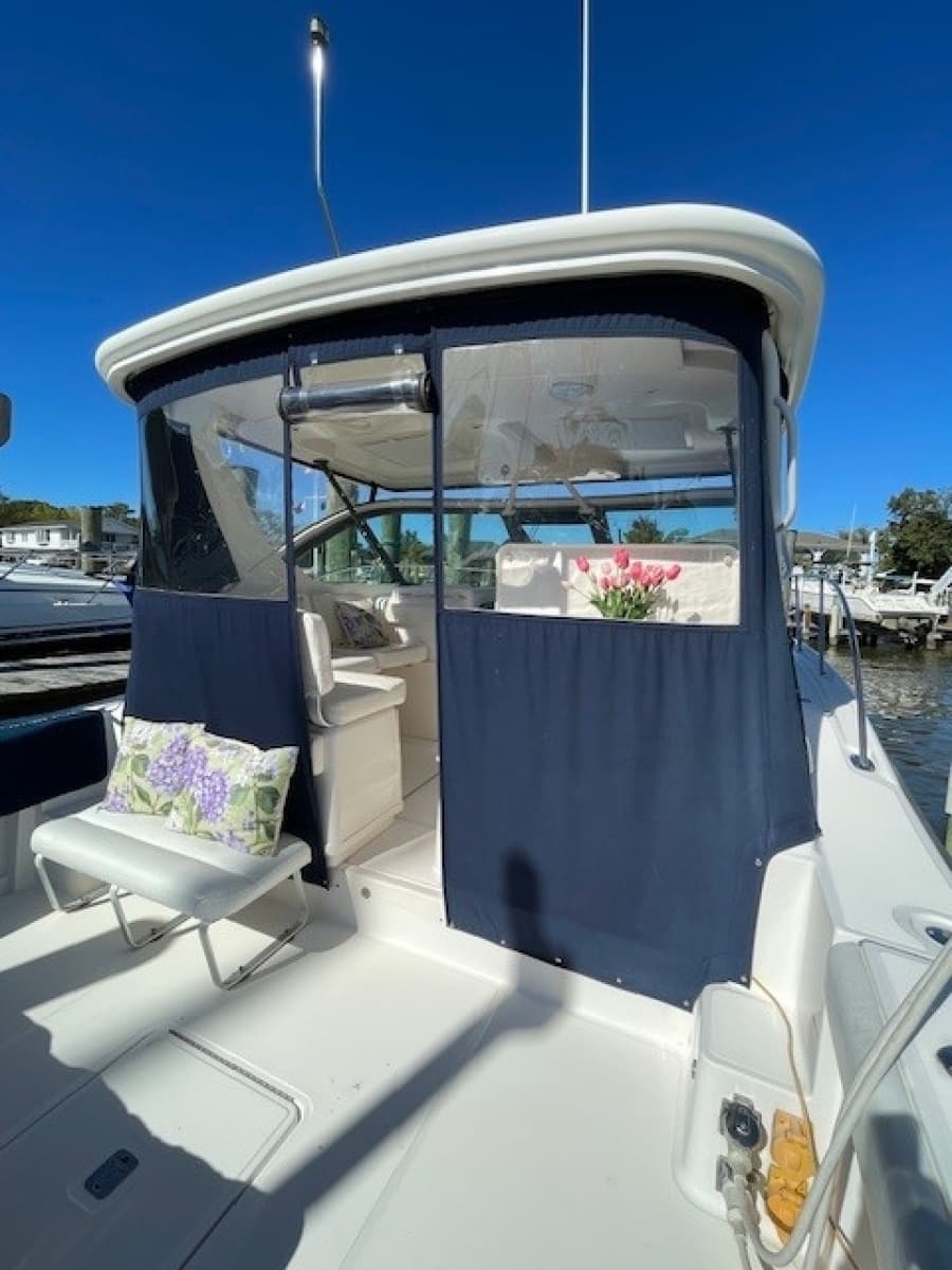 2004 Tiara Yachts 3200 Open - Photo 9