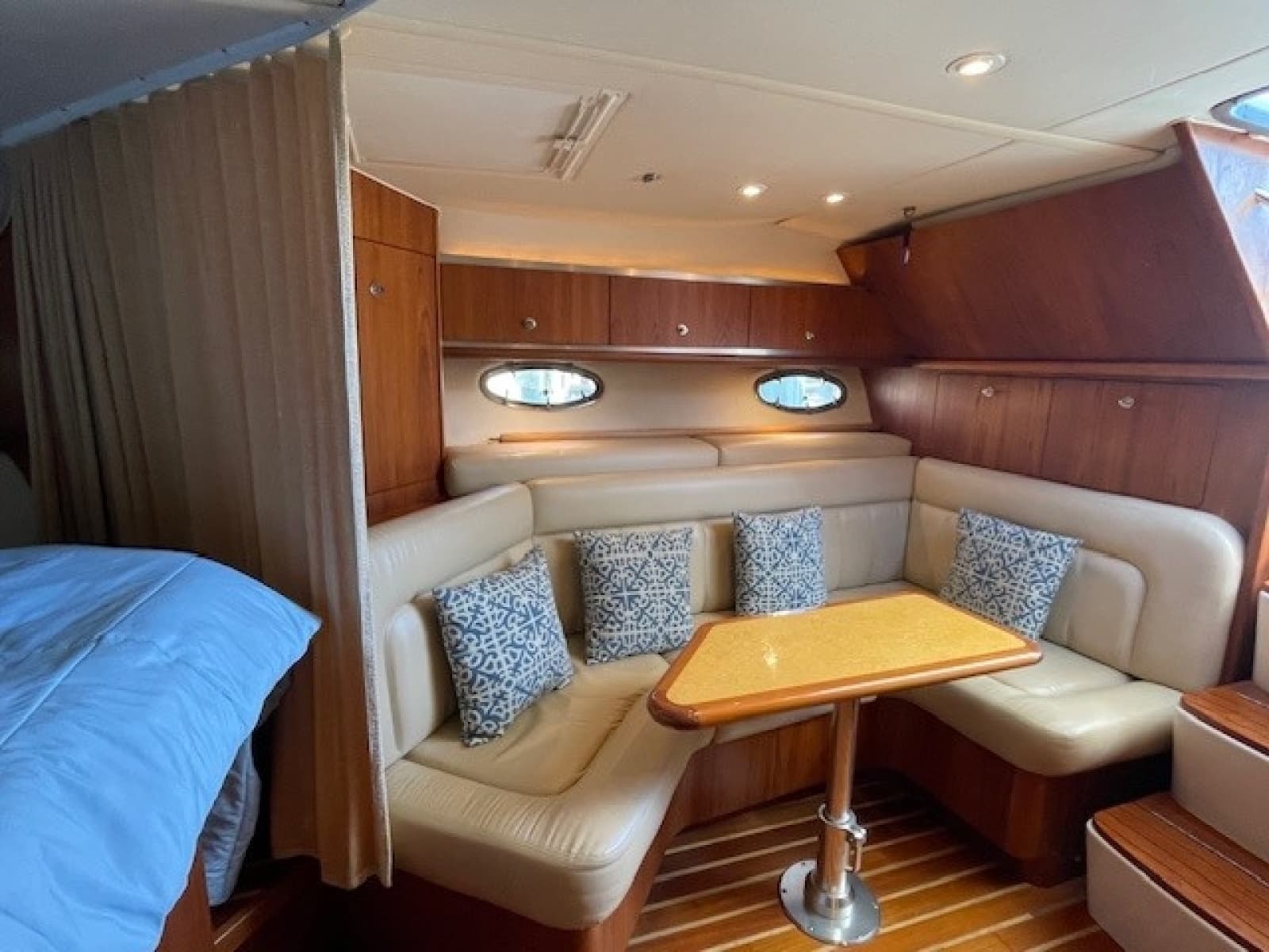 2004 Tiara Yachts 3200 Open - Photo 10