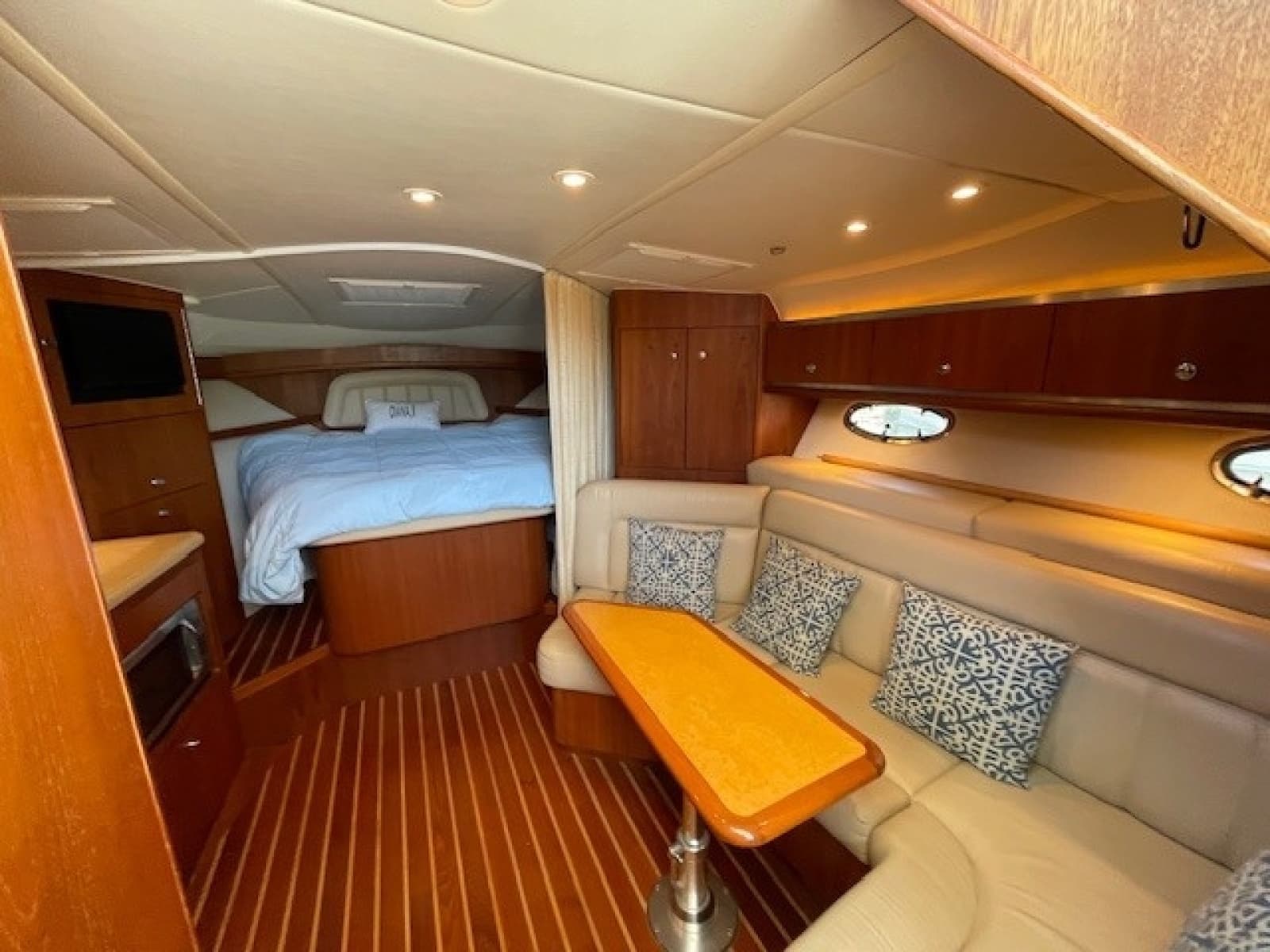 2004 Tiara Yachts 3200 Open - Photo 11