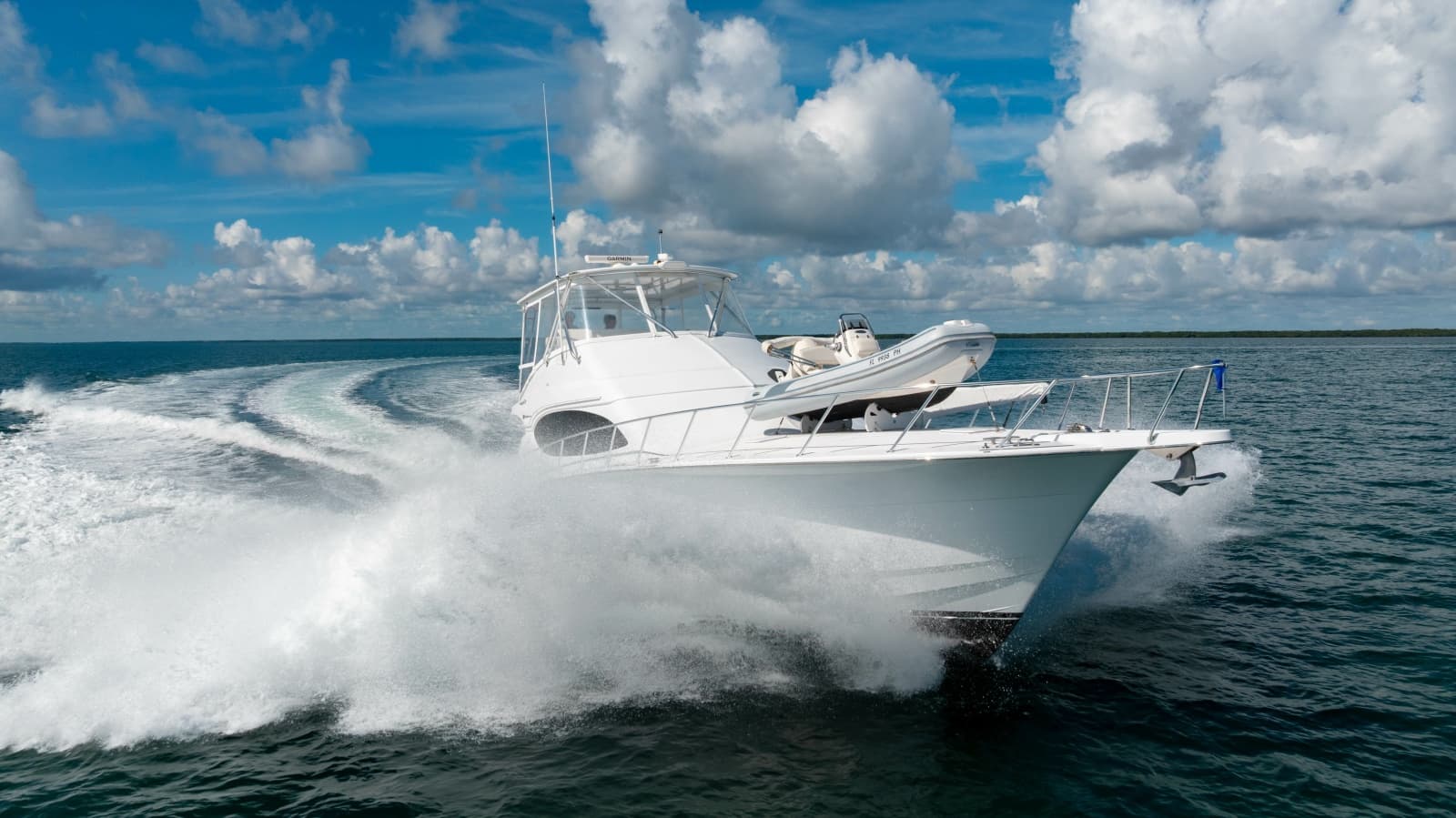 2004 Hatteras 54 Convertible - Photo 20