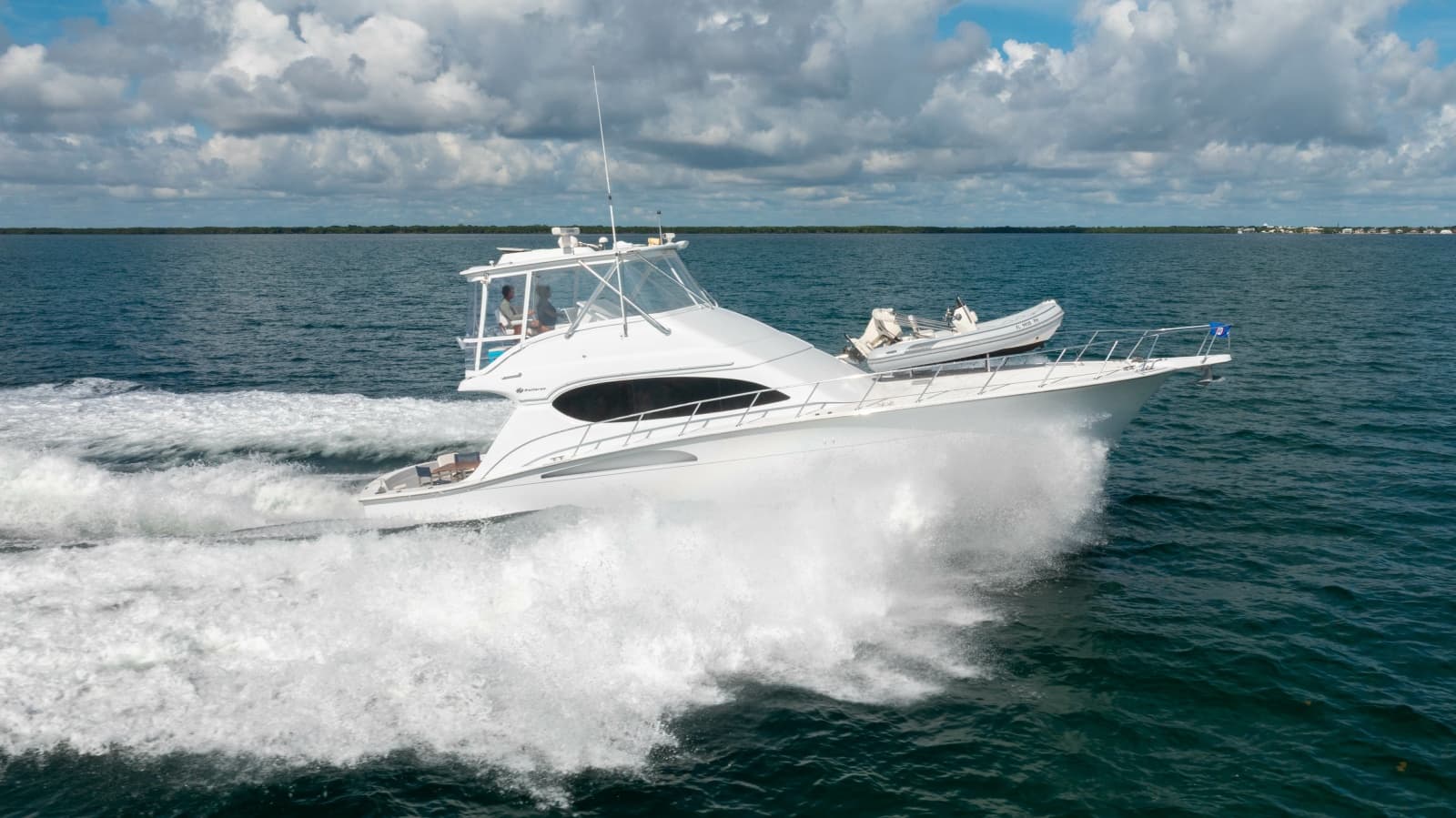 2004 Hatteras 54 Convertible - Photo 29
