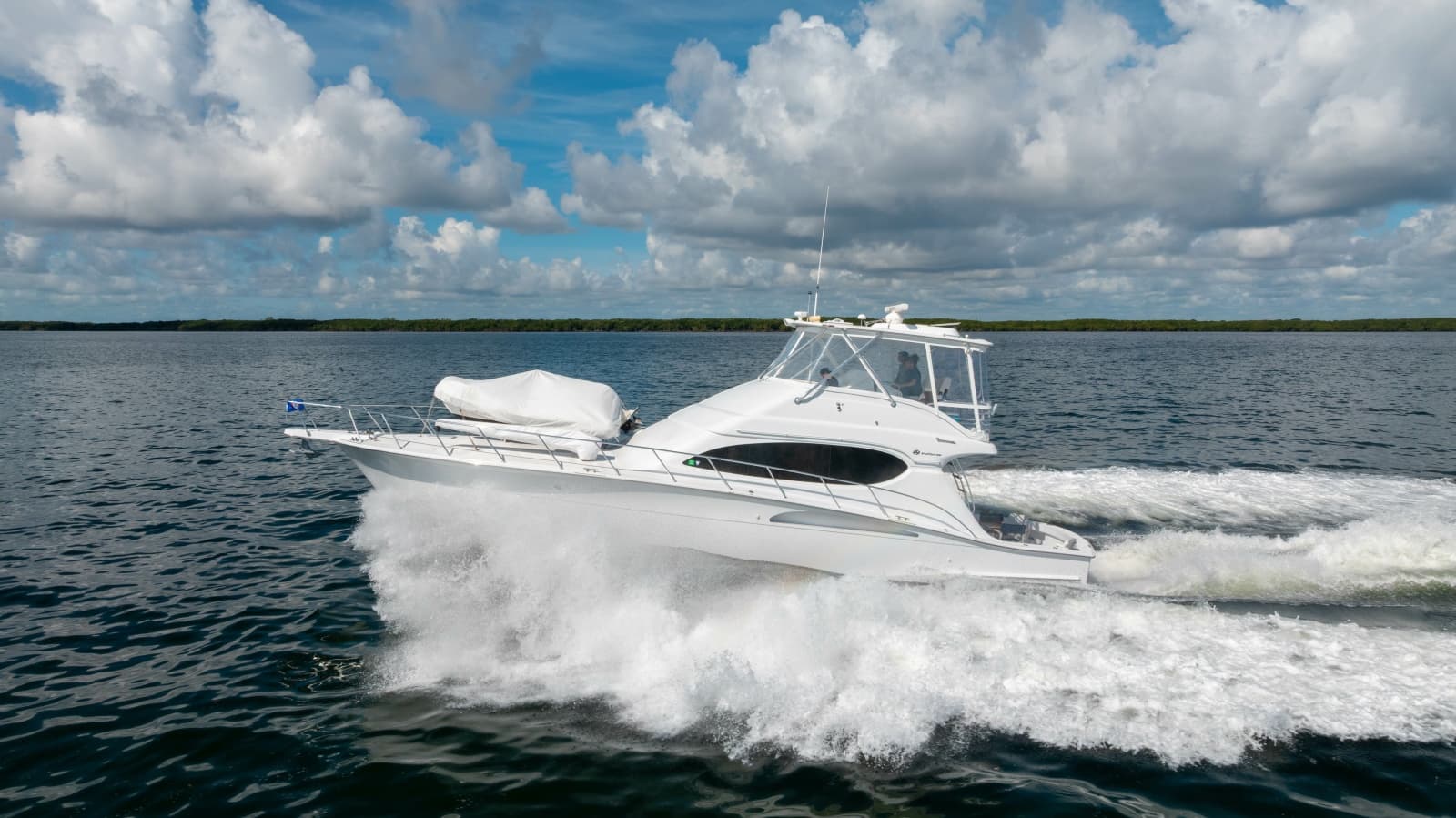 2004 Hatteras 54 Convertible - Photo 3