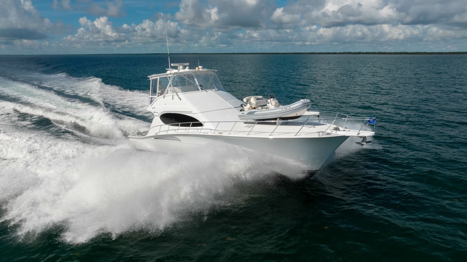 2004 Hatteras 54 Convertible - Photo 30