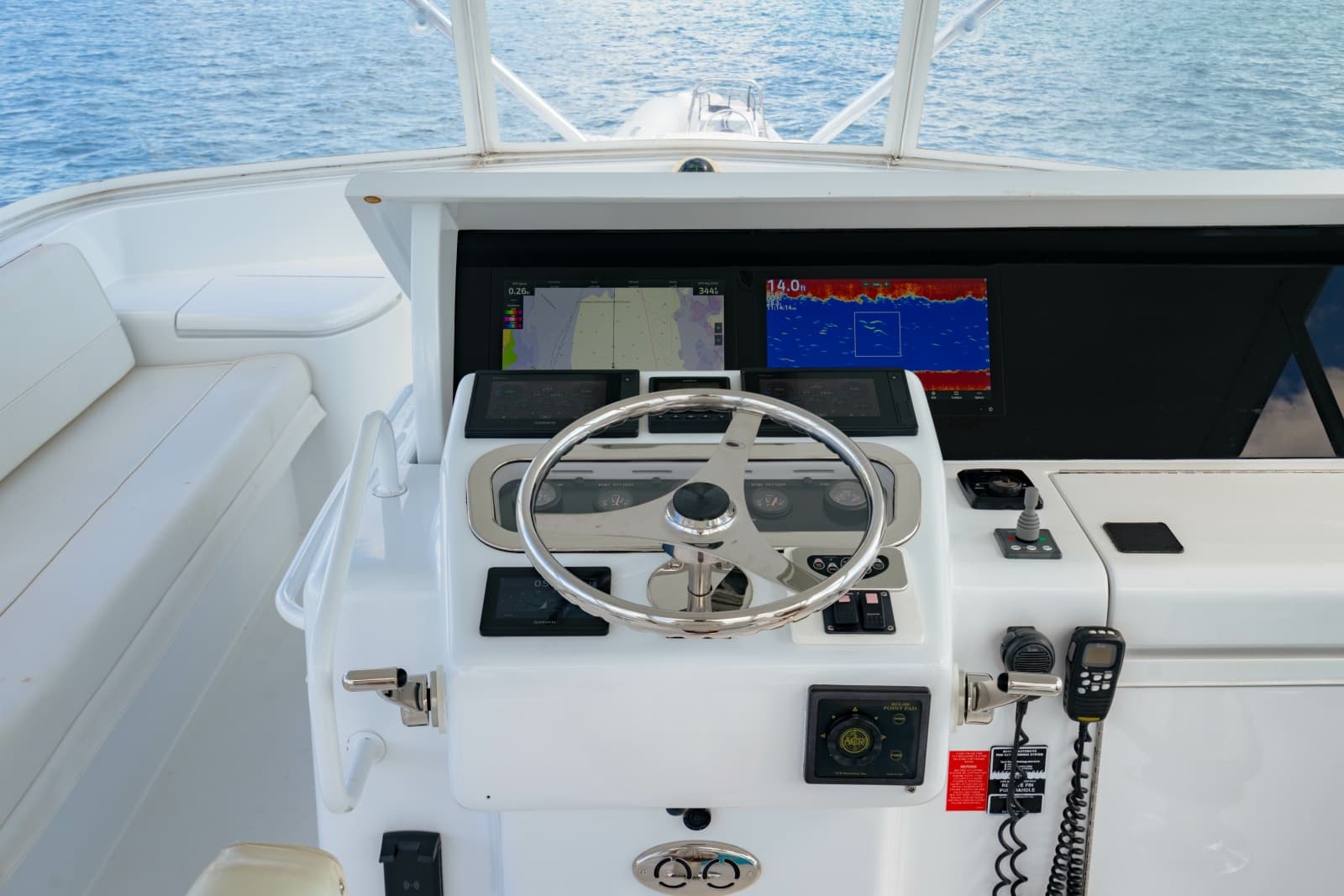 2004 Hatteras 54 Convertible - Photo 54