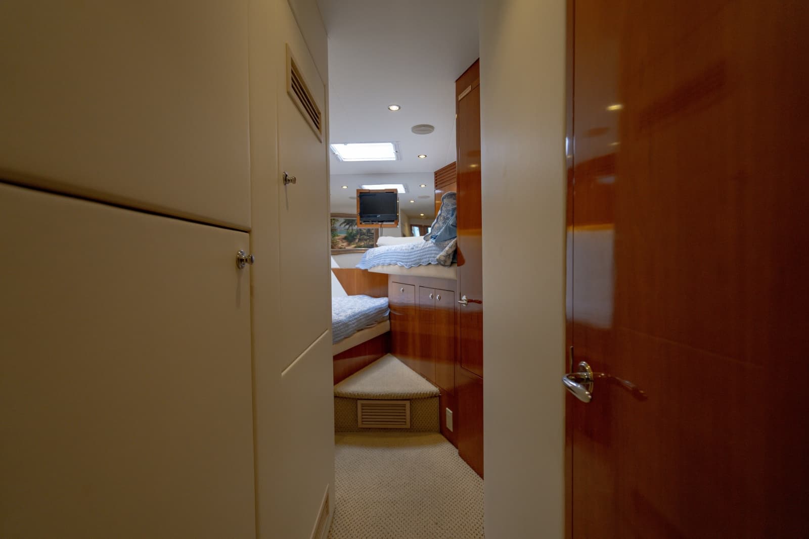 2004 Hatteras 54 Convertible - Photo 93