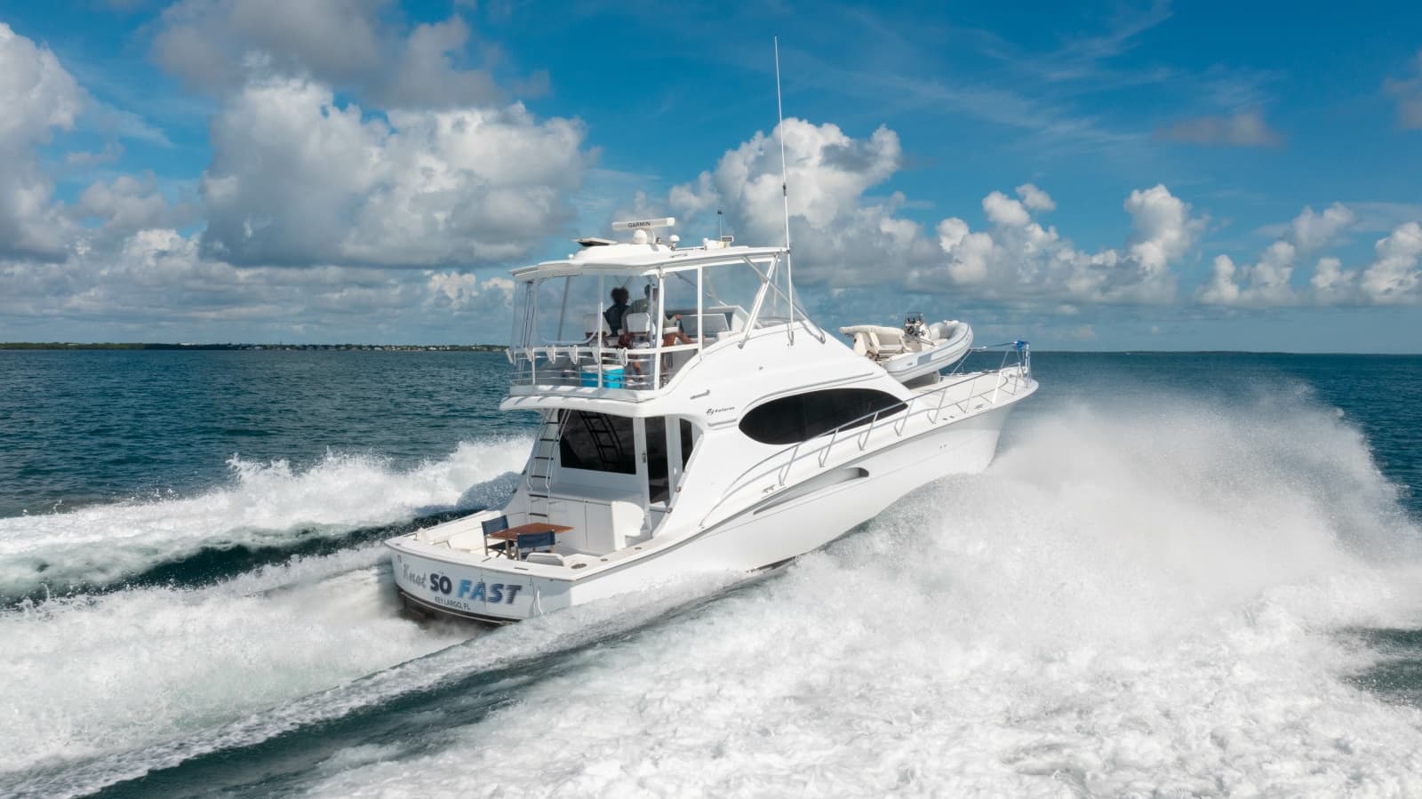 2004 Hatteras 54 Convertible - Photo 25