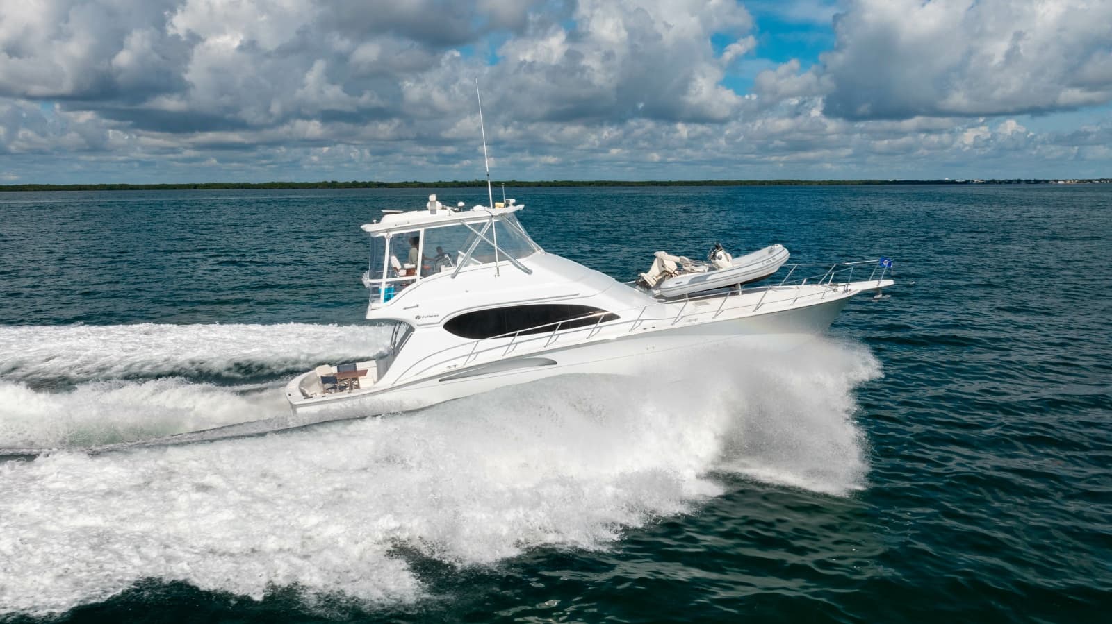 2004 Hatteras 54 Convertible - Photo 21