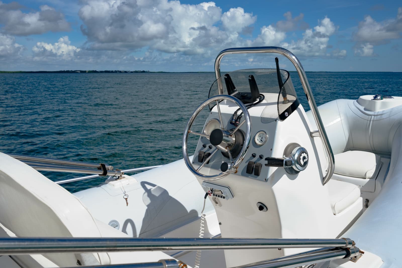 2004 Hatteras 54 Convertible - Photo 50