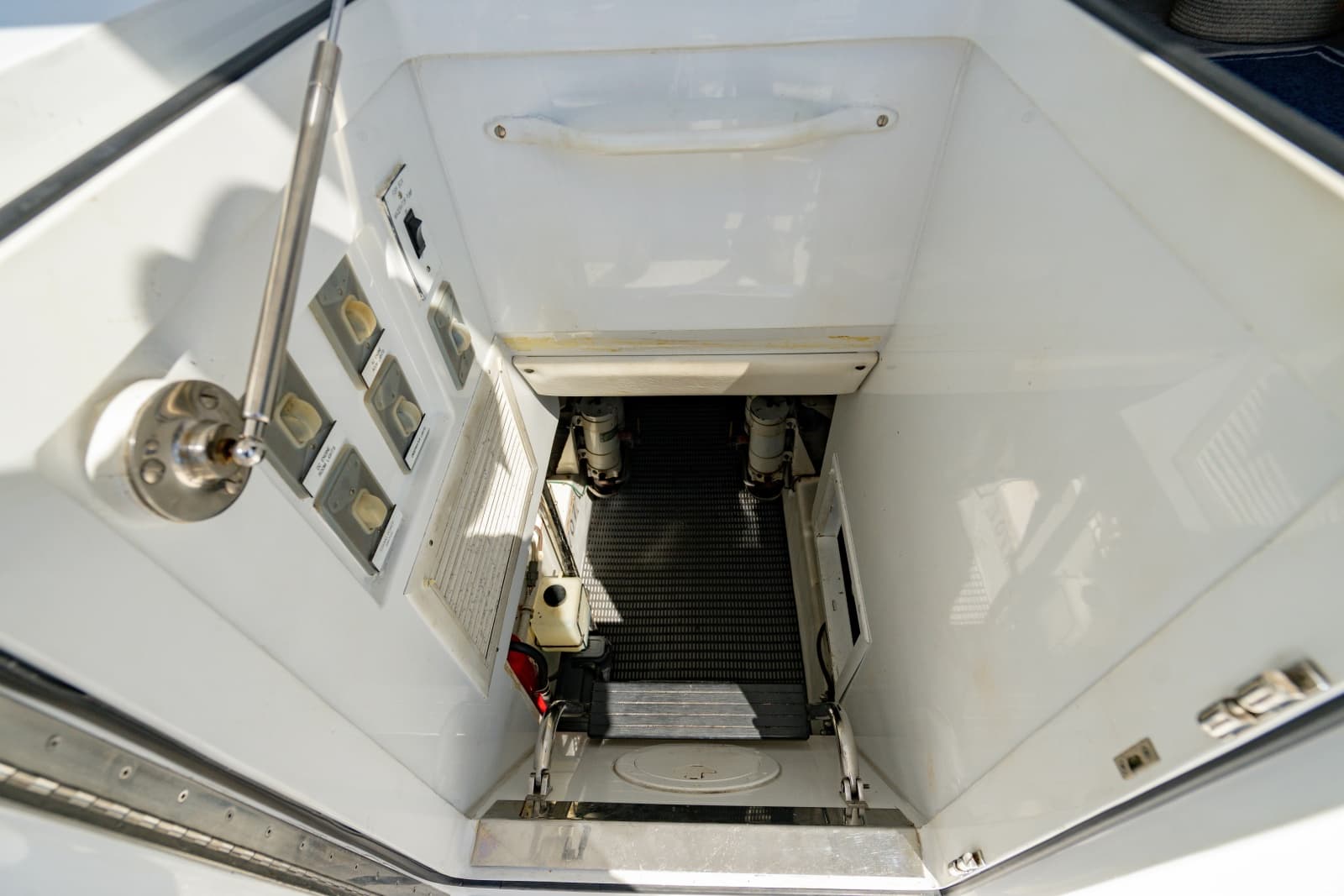 2004 Hatteras 54 Convertible - Photo 106