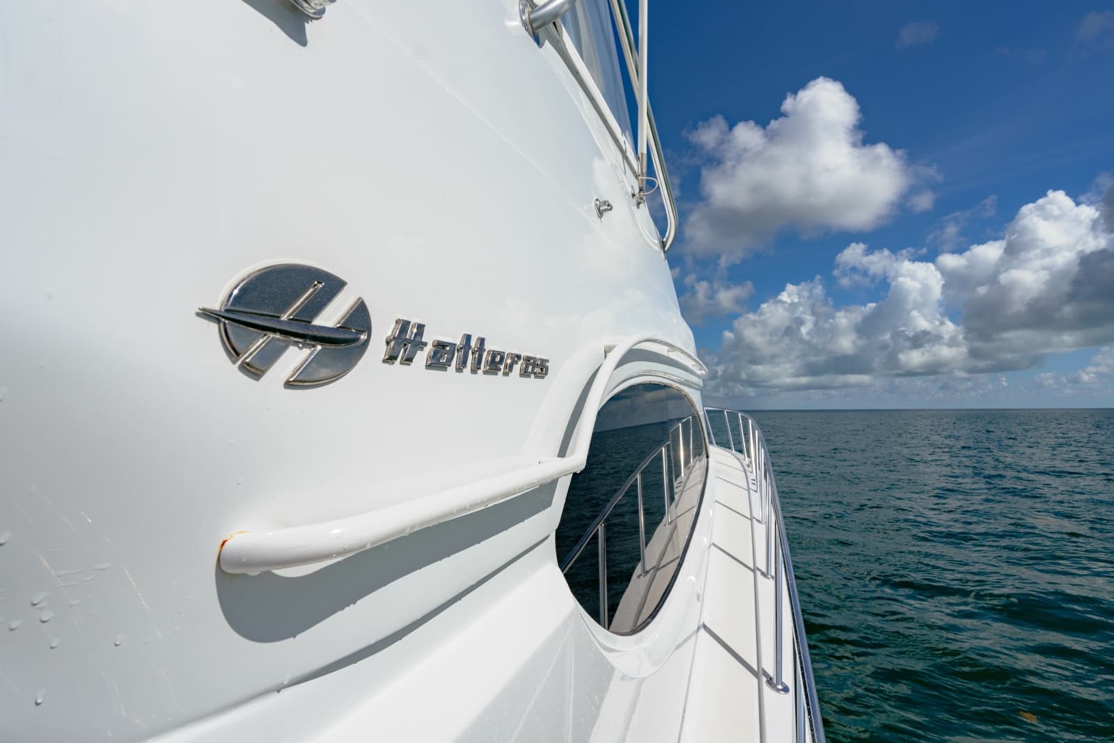 2004 Hatteras 54 Convertible - Photo 45