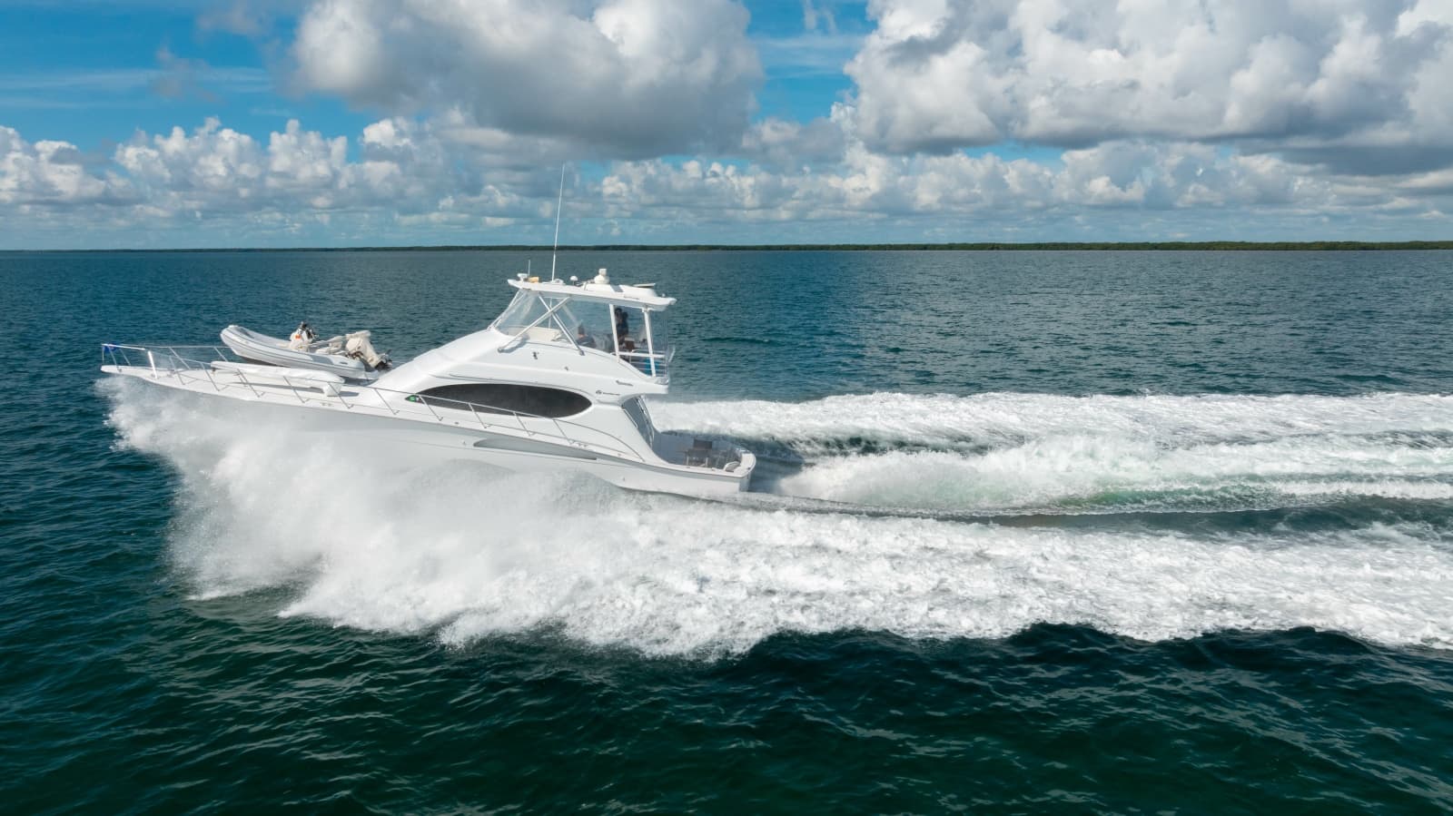 2004 Hatteras 54 Convertible - Photo 17