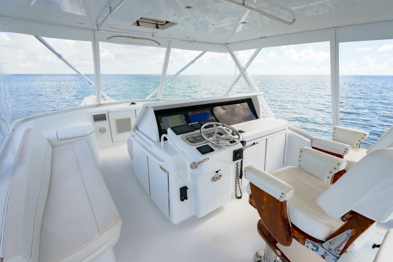 2004 Hatteras 54 Convertible - Photo 55
